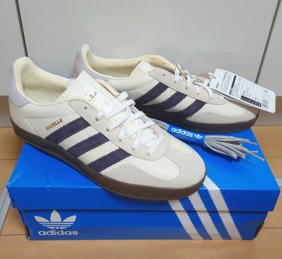 emmi Exclusive adidas Gazelle Indoor "Off White/Aurora Black/Gum"