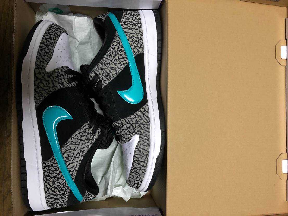 Nike SB Dunk Low "Elephant/Safari"