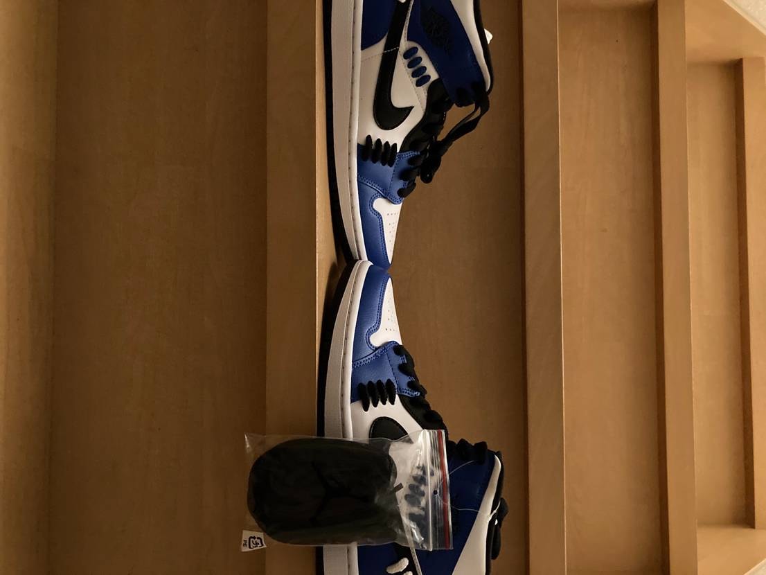 Nike Women's Air Jordan 1 Mid "Sister Hood"    