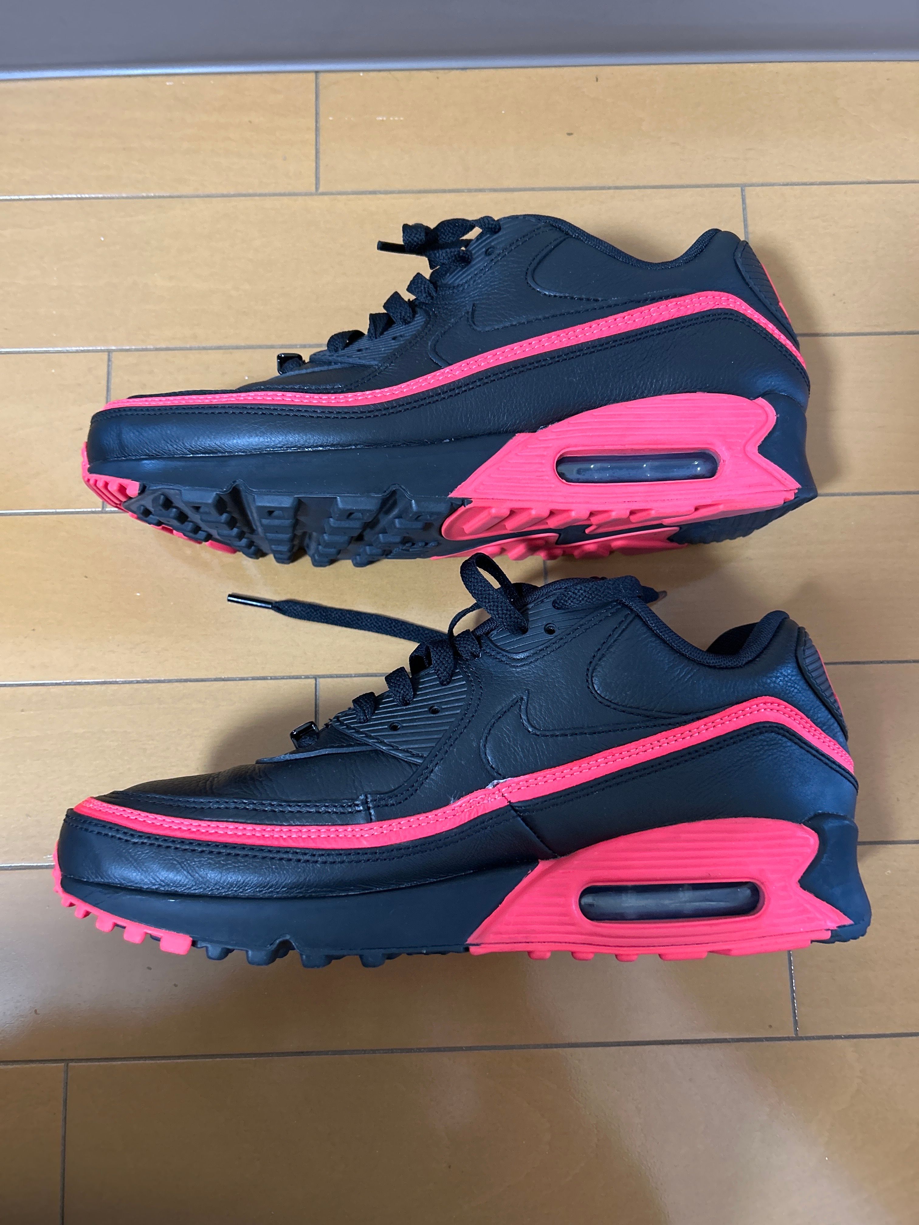 UNDEFEATED × Nike Air Max 90 "Black/Red"