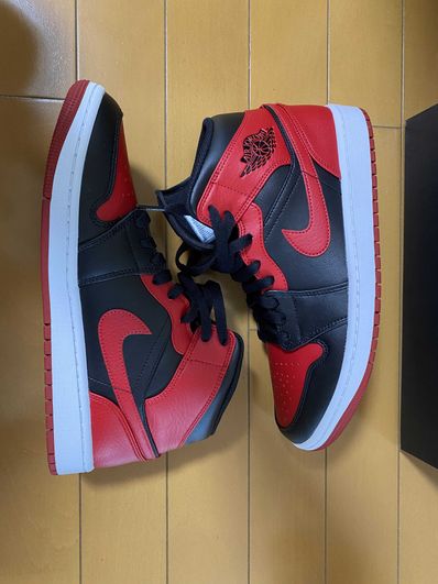 Nike Air Jordan 1 Mid "Bred"