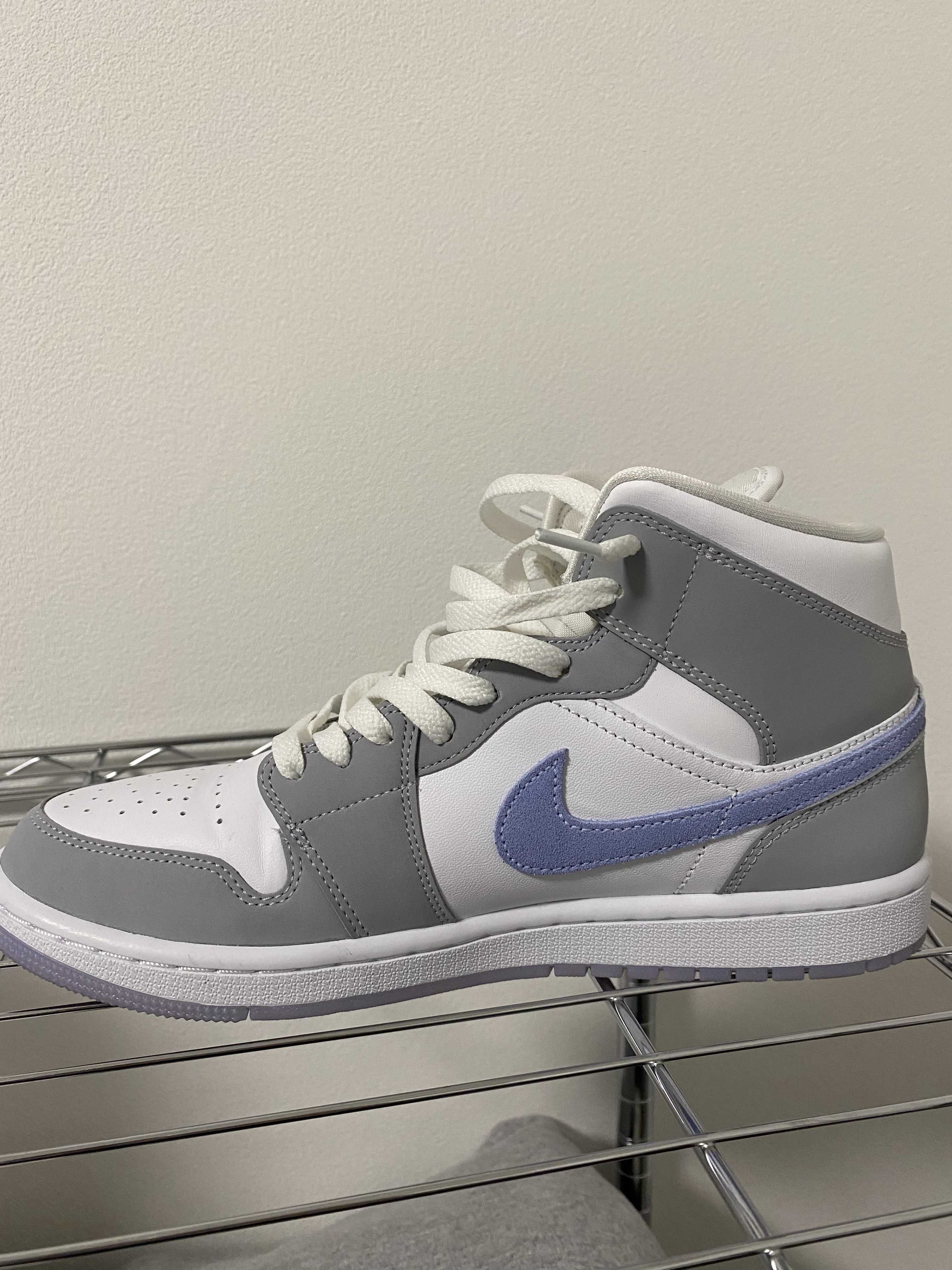 Nike Women's Air Jordan 1 Mid "Wolf Grey"