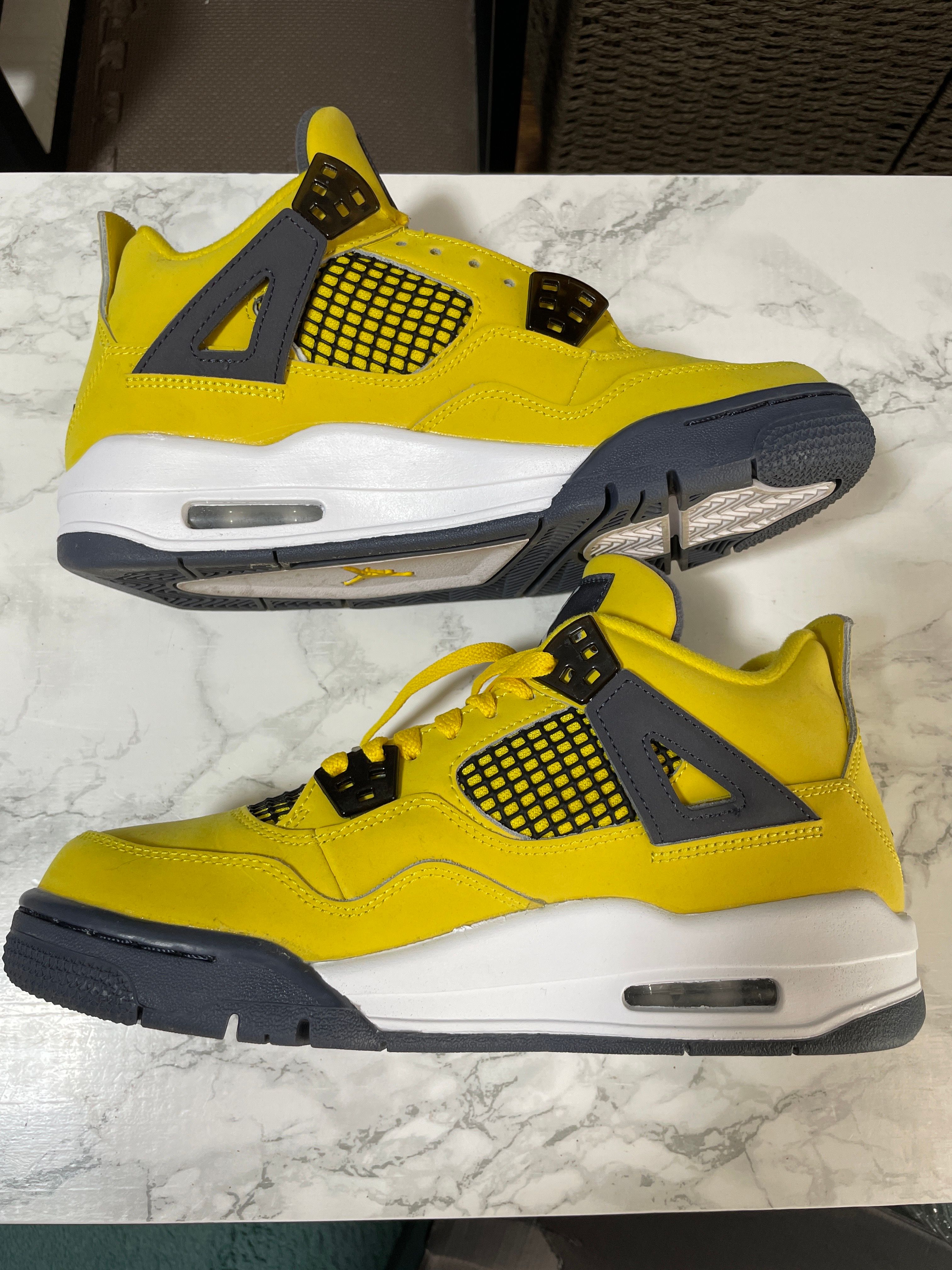Nike GS Air Jordan 4 "Lightning" (2021)