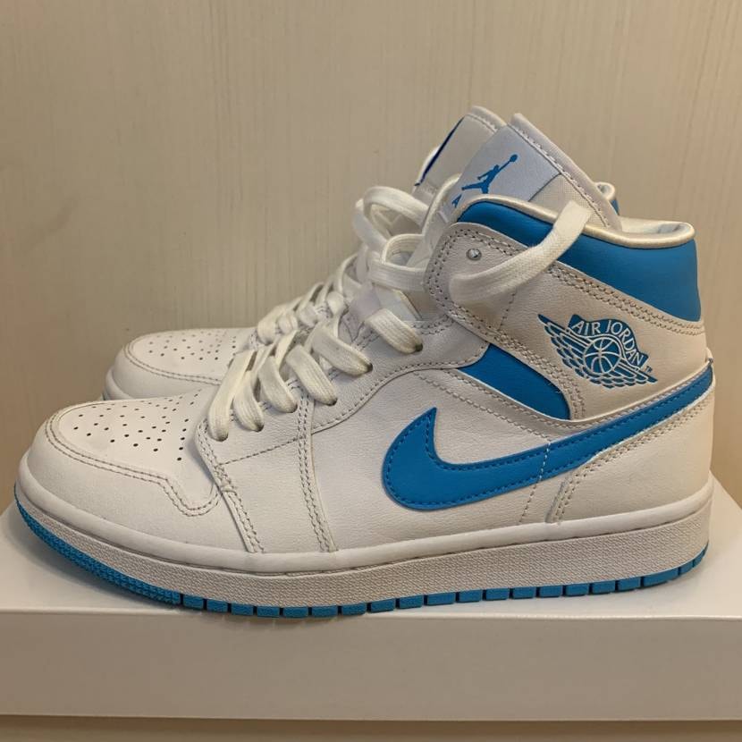 Nike Women's Air Jordan 1 Mid "UNC"