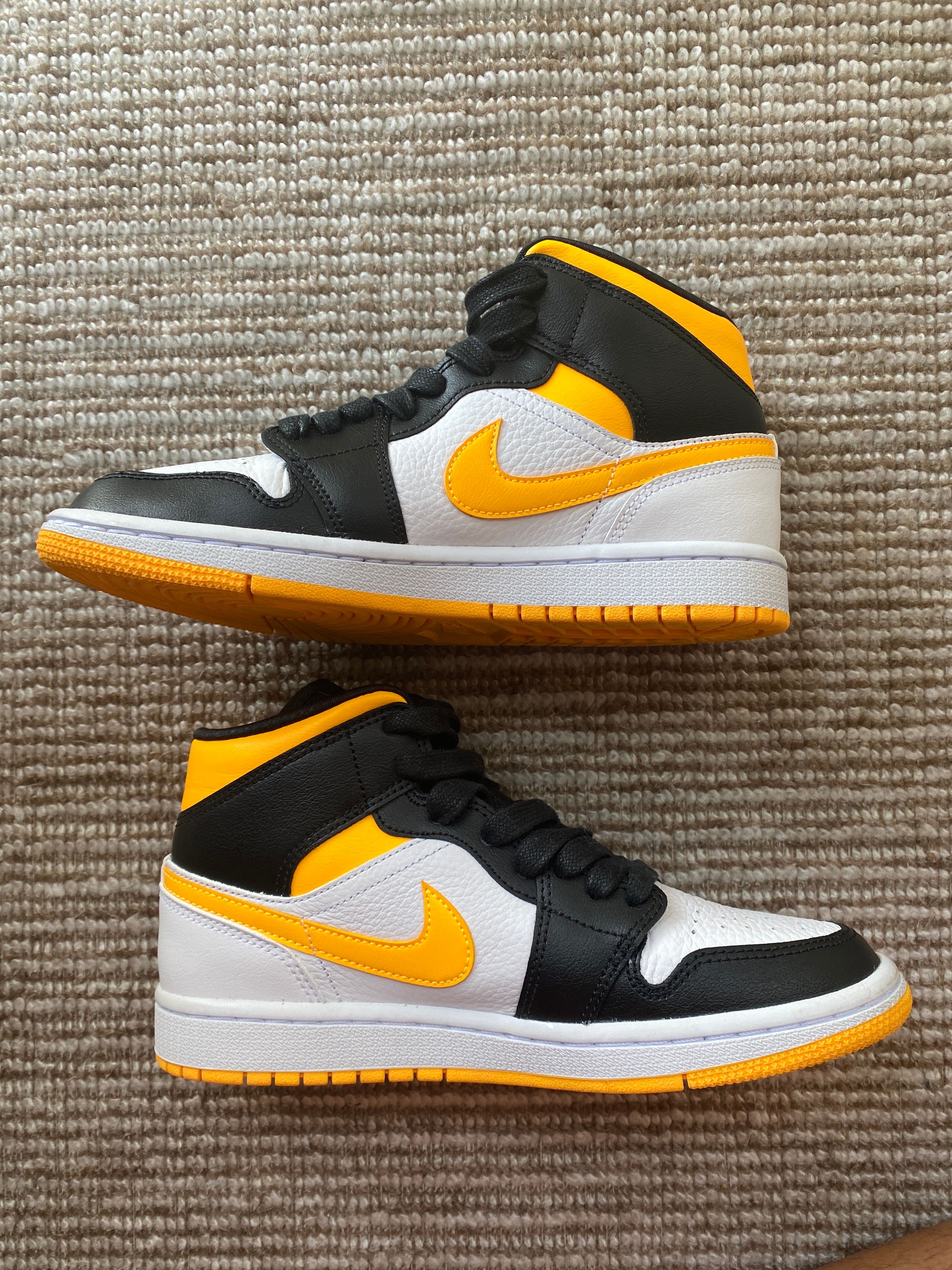 Nike Women's Air Jordan 1 Mid SE "Laser Orange Black"
