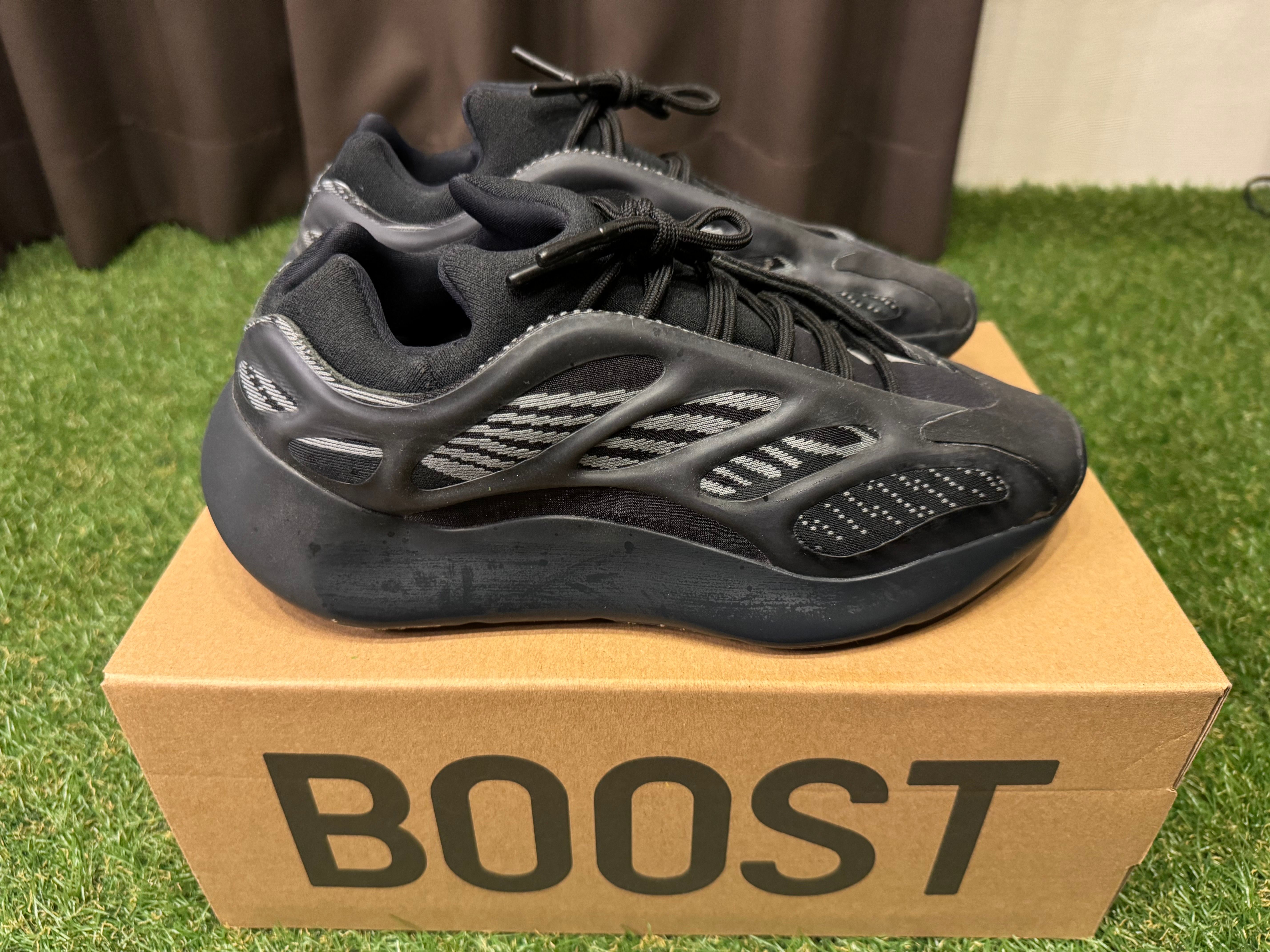 adidas YEEZY 700V3 "Alvah"