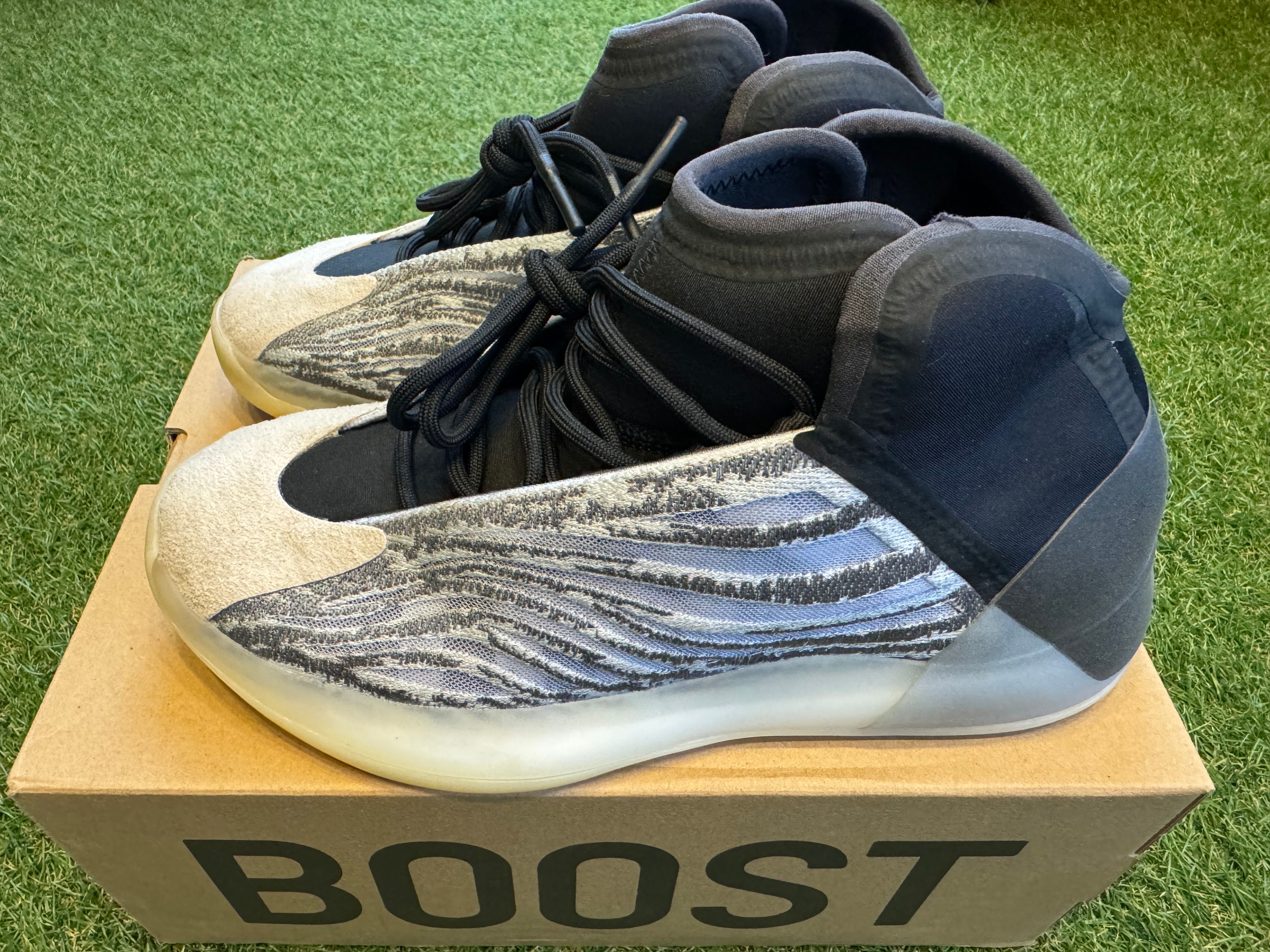 adidas YEEZY Quantum "QNTM"