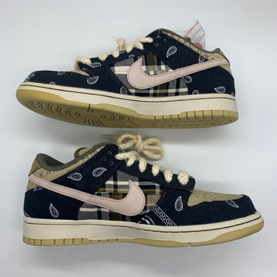Travis Scott × Nike SB Dunk Low "Black/Parachute Beige"
