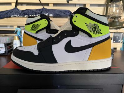 Nike Air Jordan 1 High OG "Volt Gold"