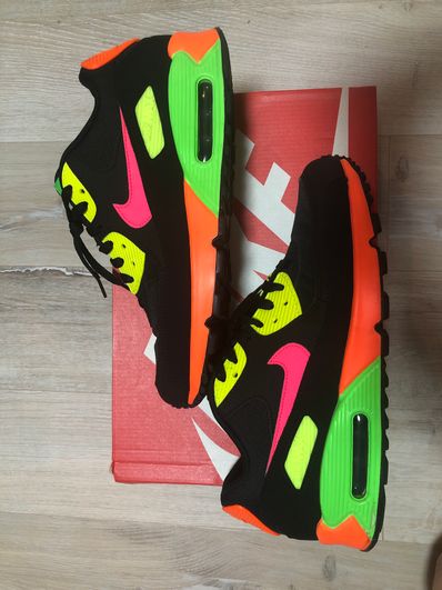 NIKE AIR MAX 90 "TOKYO NEON"
