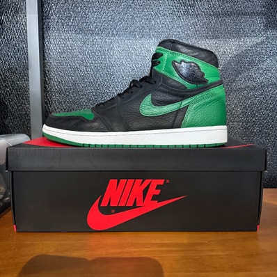 Nike Air Jordan 1 Retro High OG "Black/Pine Green" (2020)
