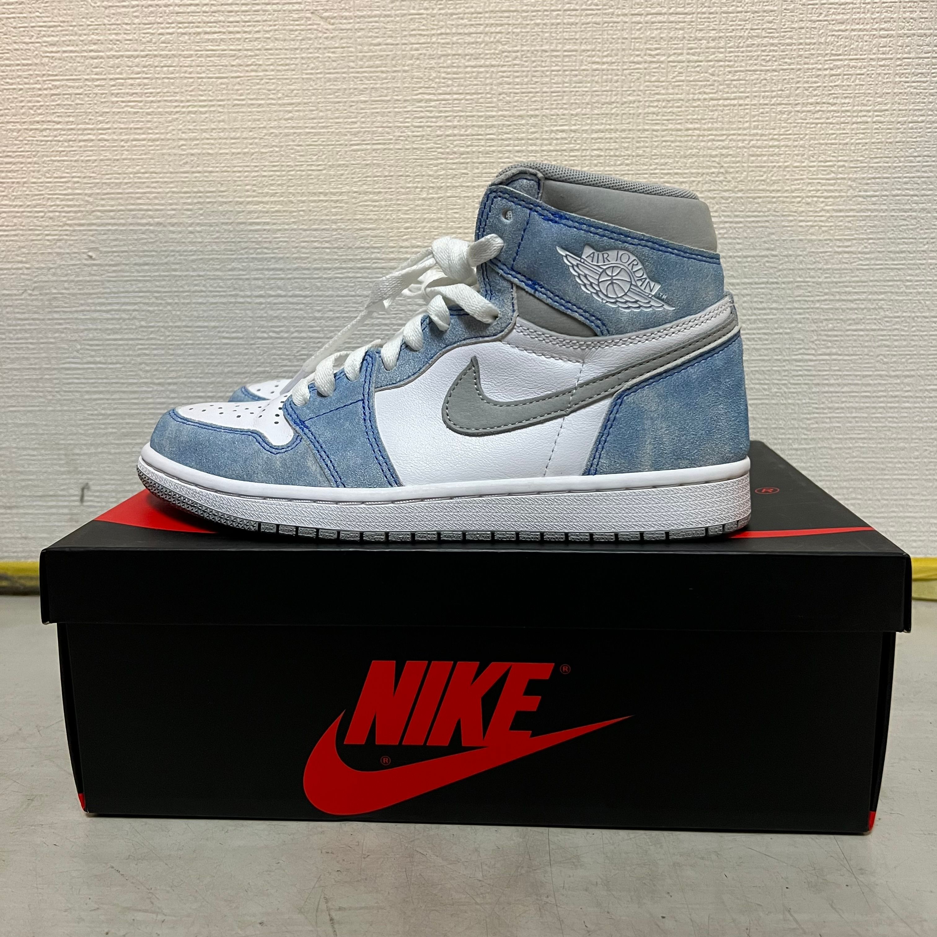 Nike Air Jordan 1 High OG "Hyper Royal"