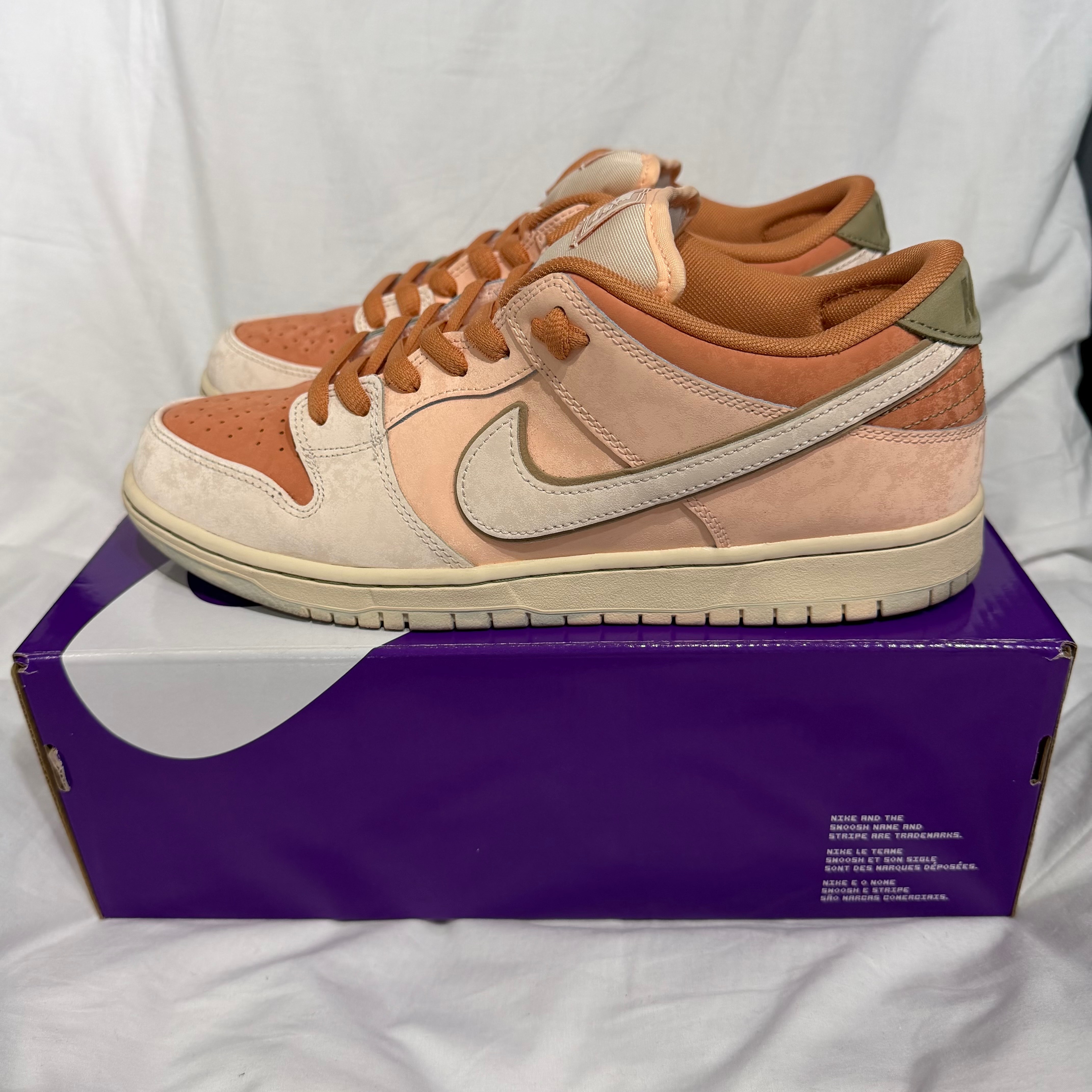 Nike SB Dunk Low Pro PRM "Crimson Tint and Amber Brown/Trocadero Gardens"
