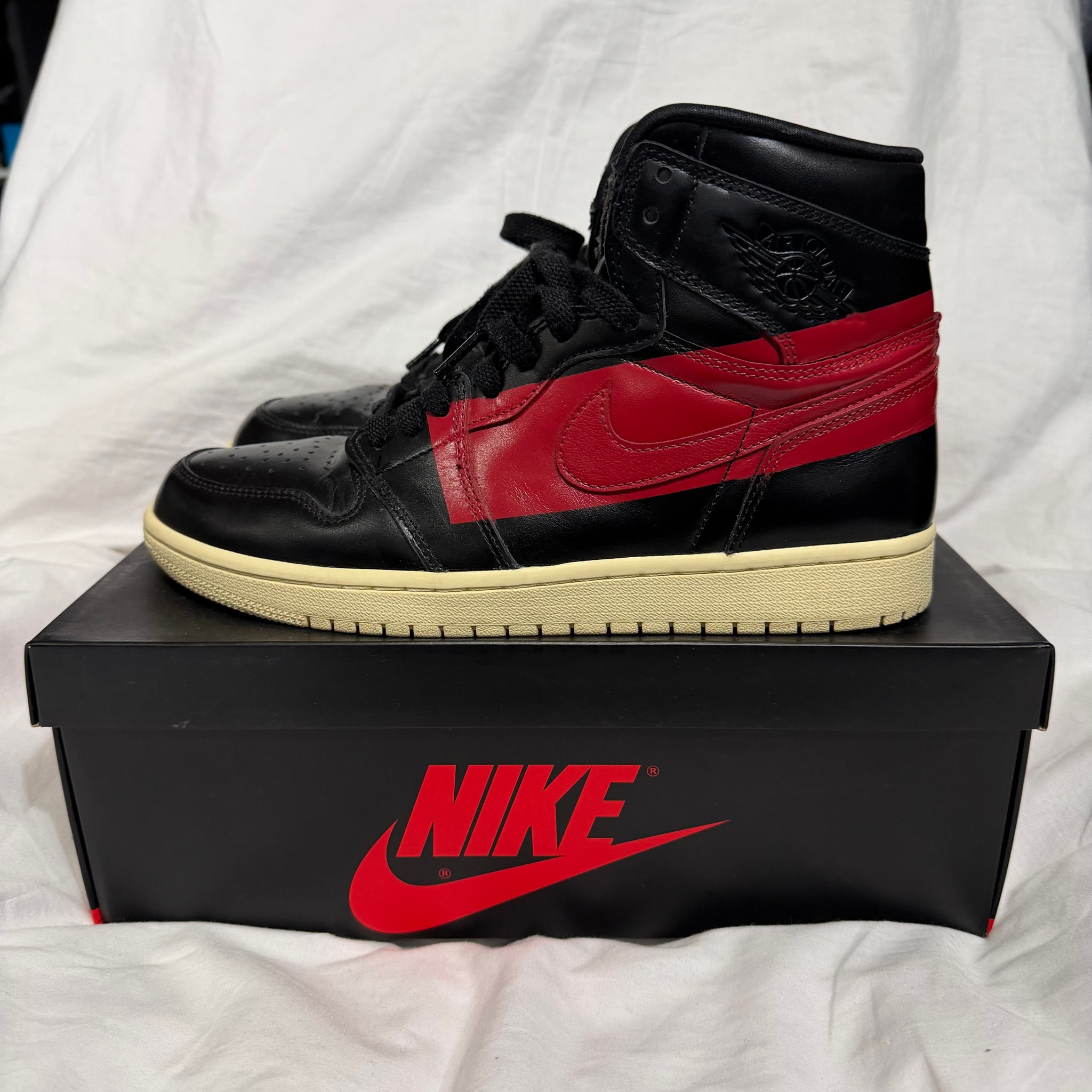 Nike Air Jordan 1 Retro High OG "Couture"