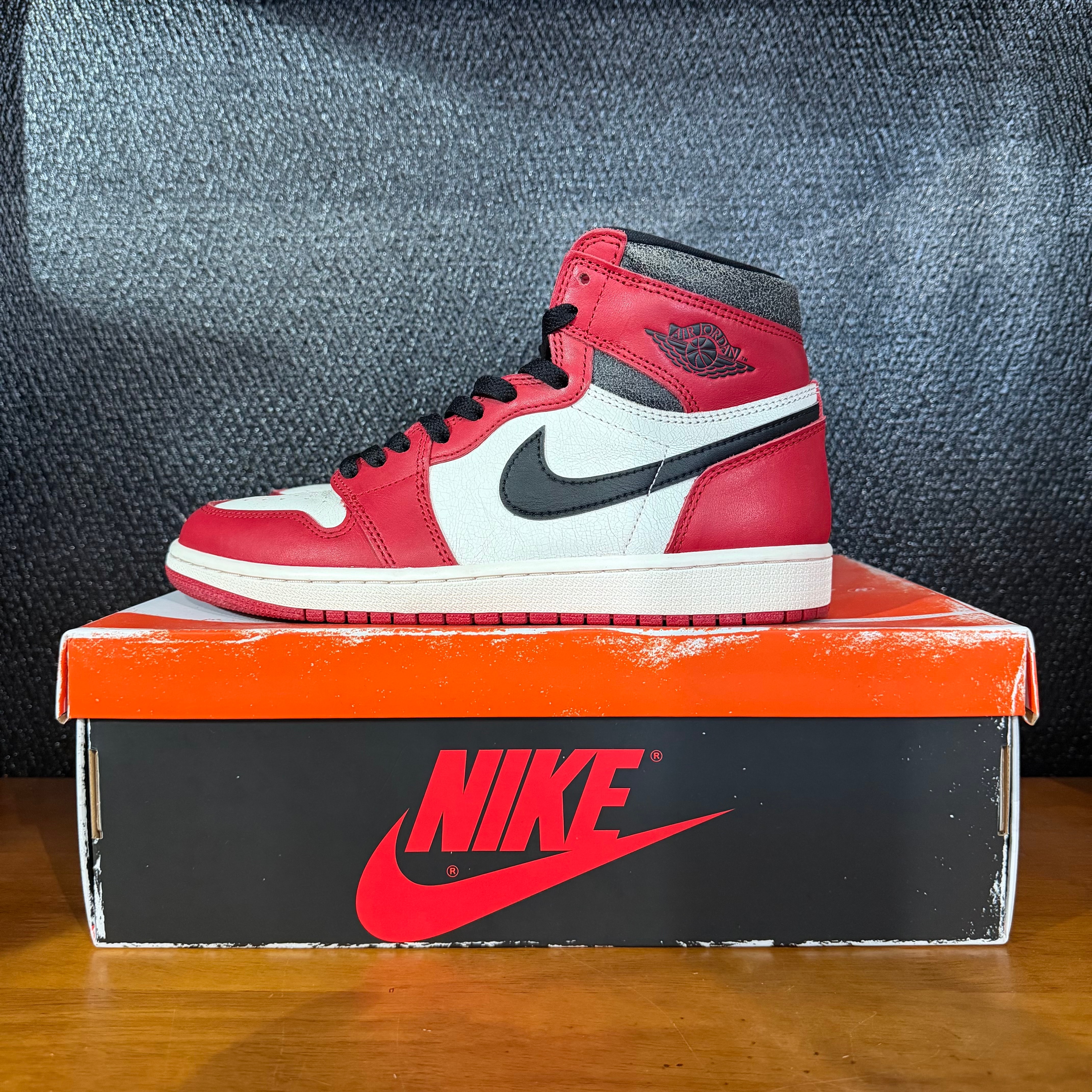 Nike Air Jordan 1 High OG "Lost & Found/Chicago"