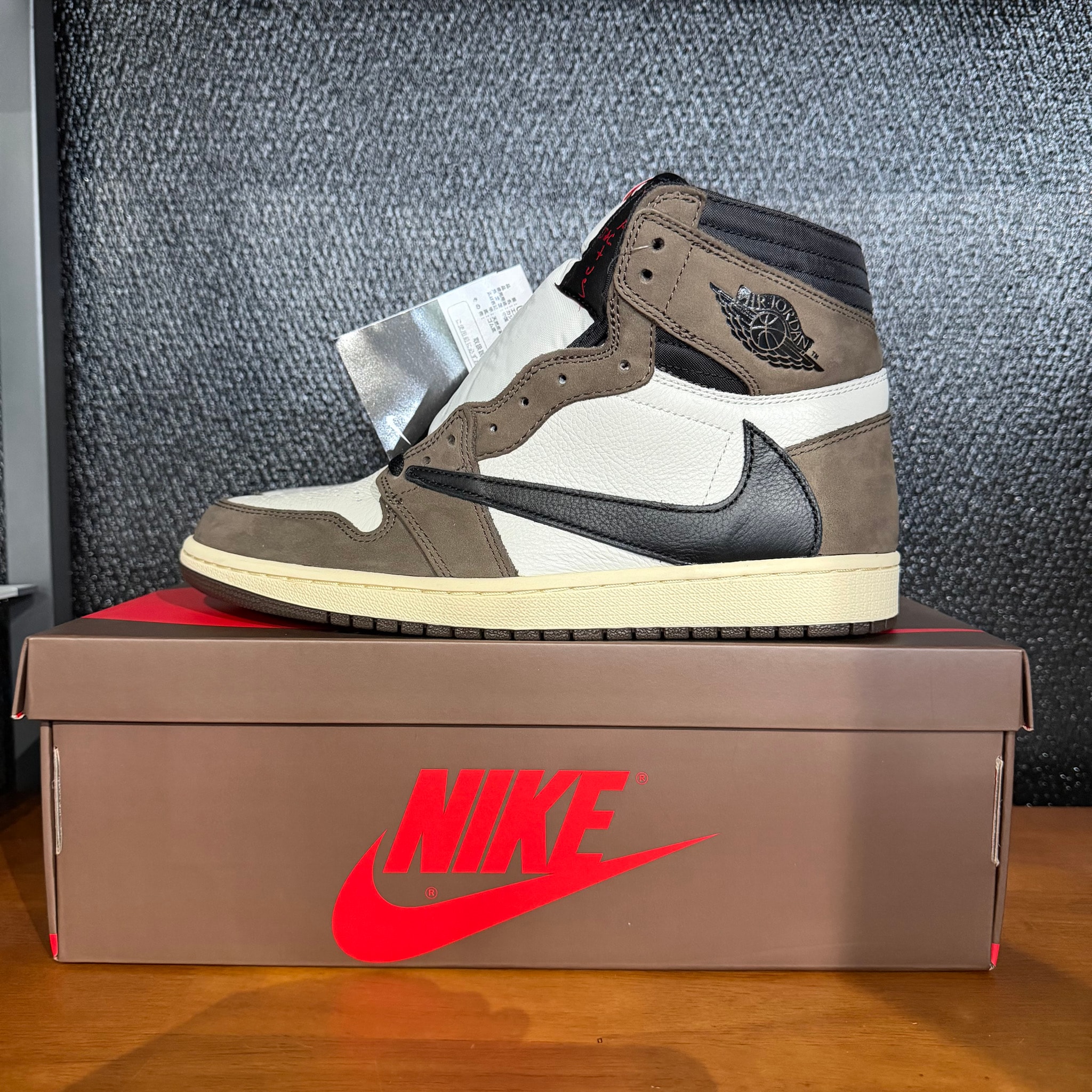 Travis Scott × Nike Air Jordan 1 Retro High OG TS SP "Sail/Dark Mocha"