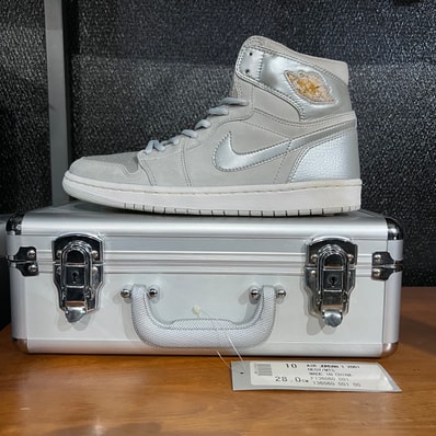 Nike Air Jordan 1 Retro High "Japan Grey" (2001)