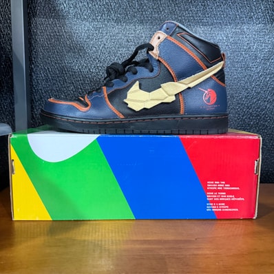 Gundam Unicorn × Nike SB Dunk High PRO QS "Banshee"