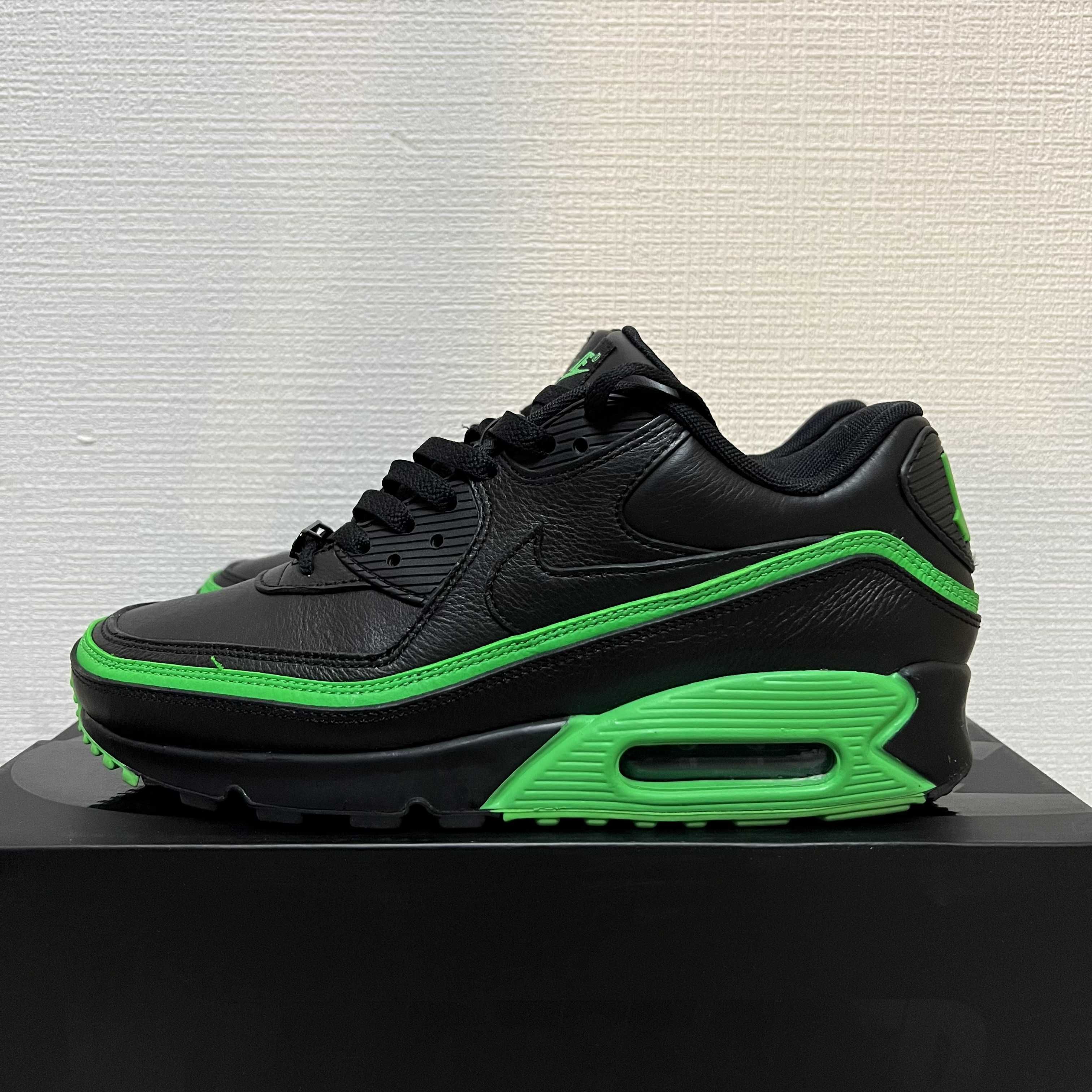 UNDEFEATED × Nike Air Max 90 "Black/Green"