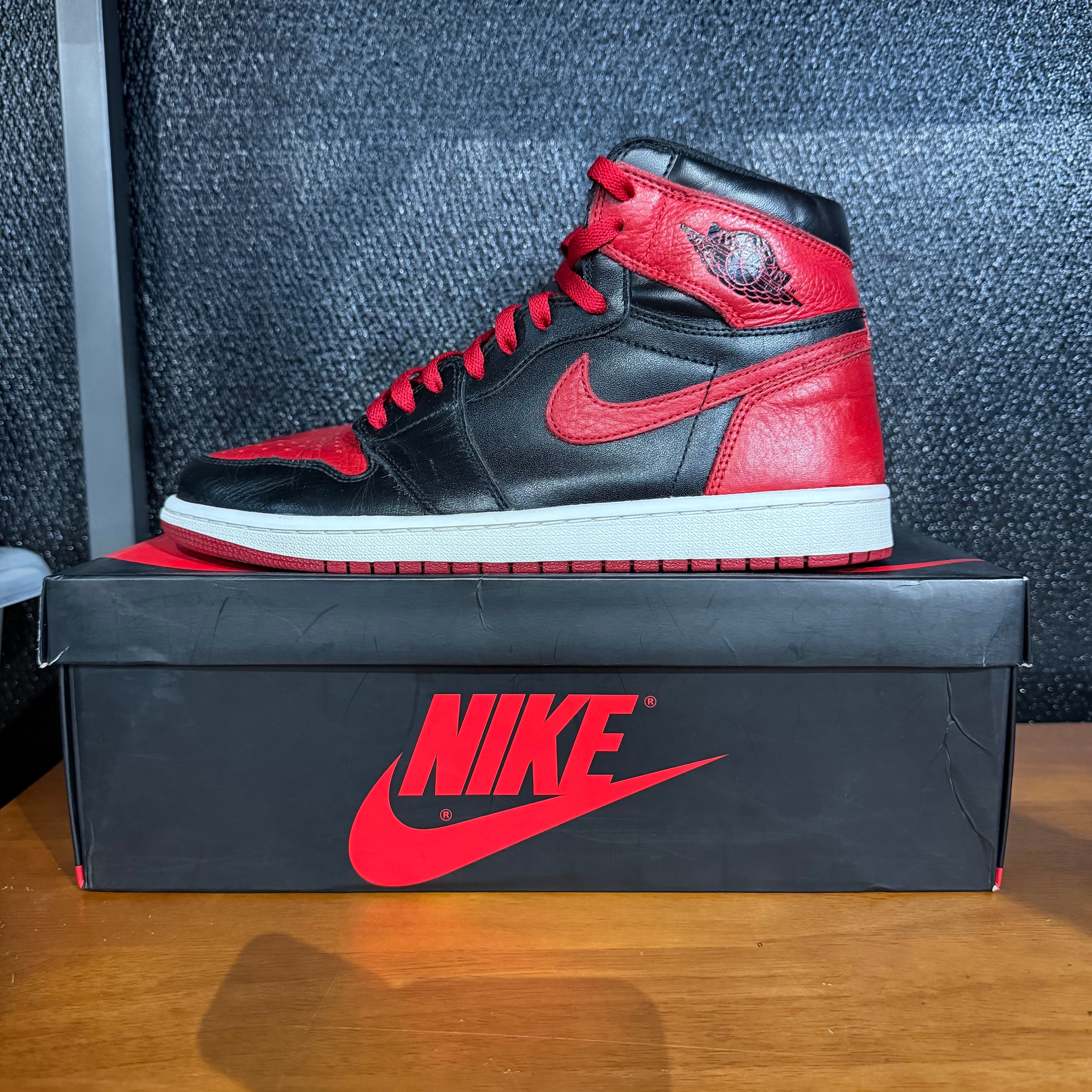 Nike Air Jordan 1 Retro High OG "Bred/Banned"