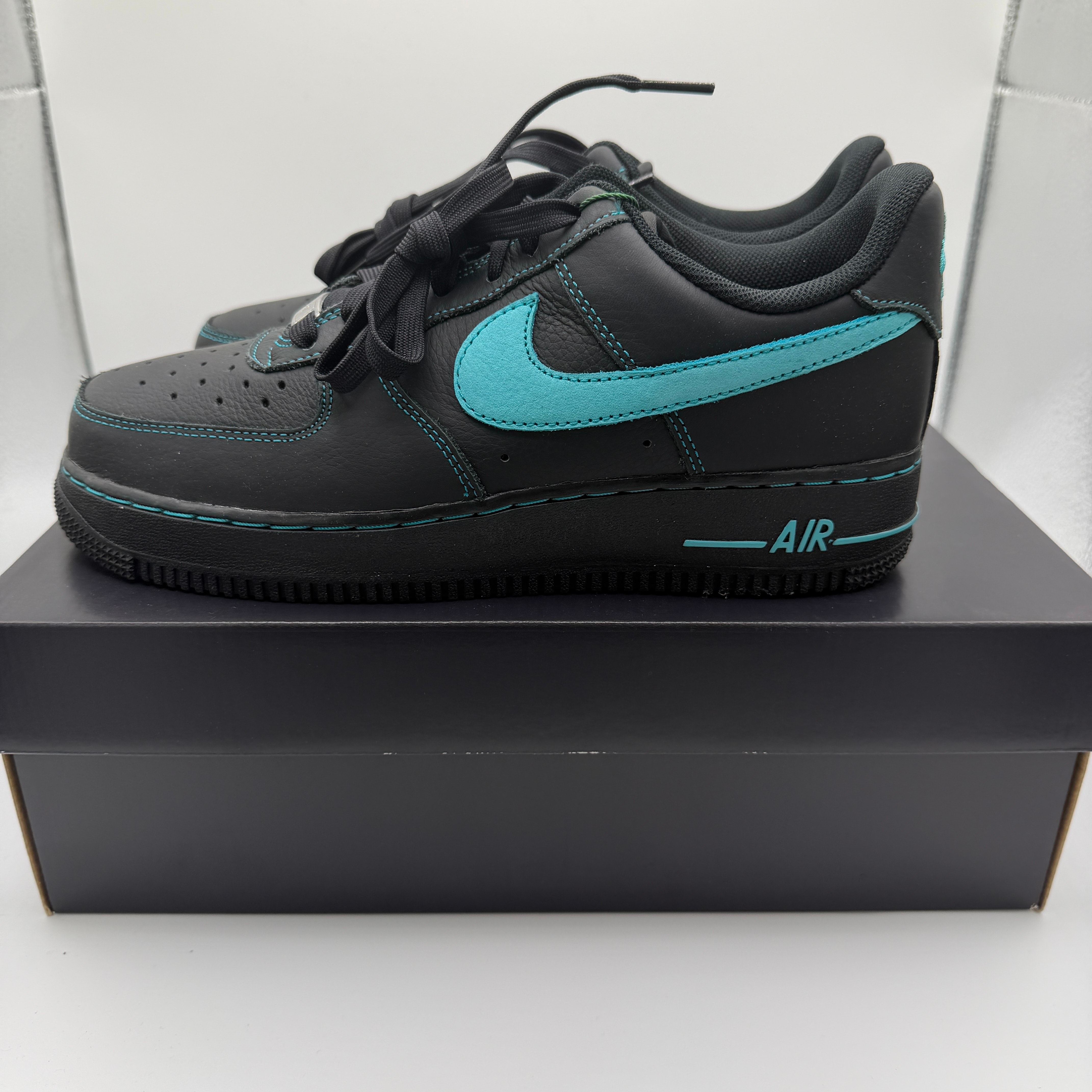 Nike Air Force 1 Low "Black Tiffany"