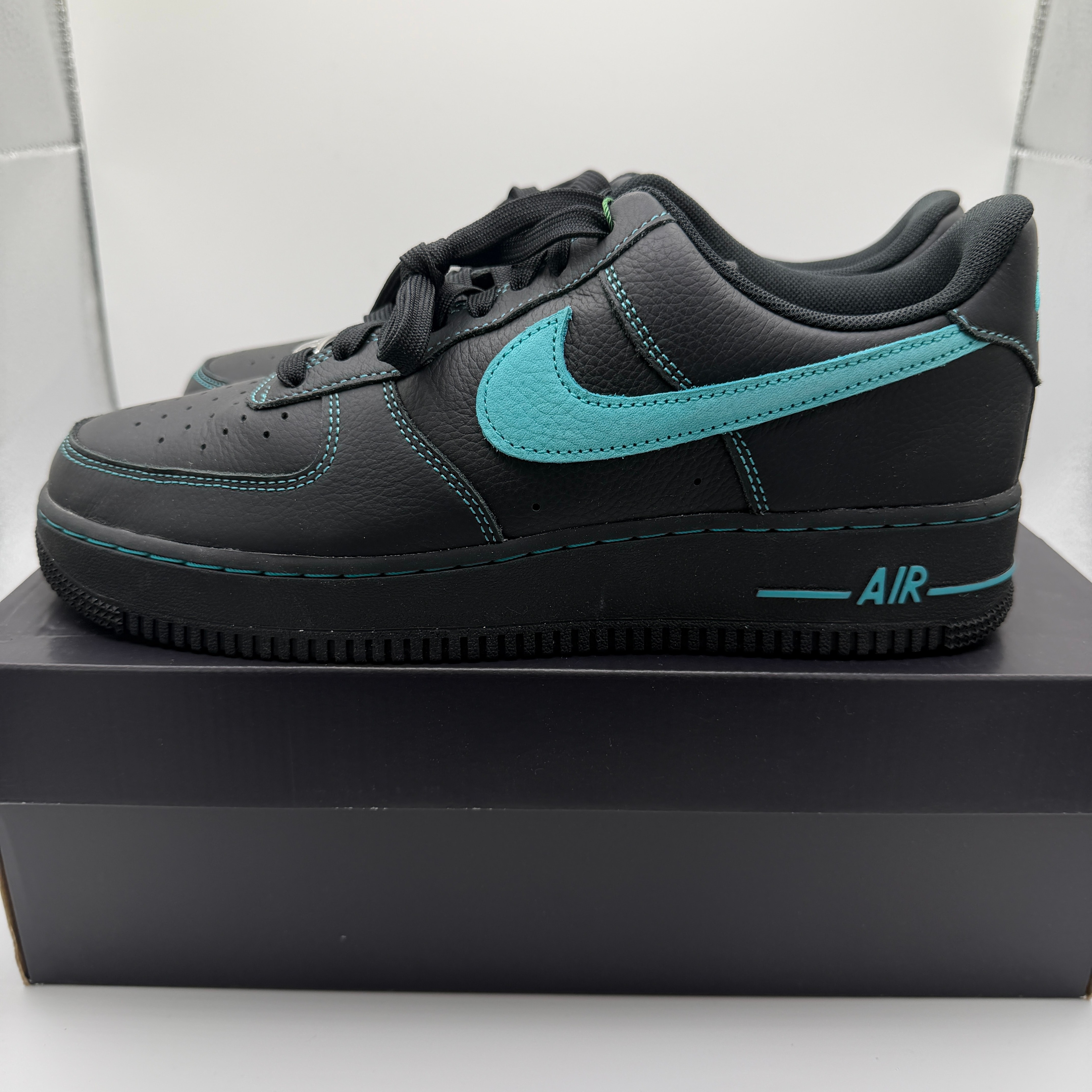 Nike Air Force 1 Low "Black Tiffany"