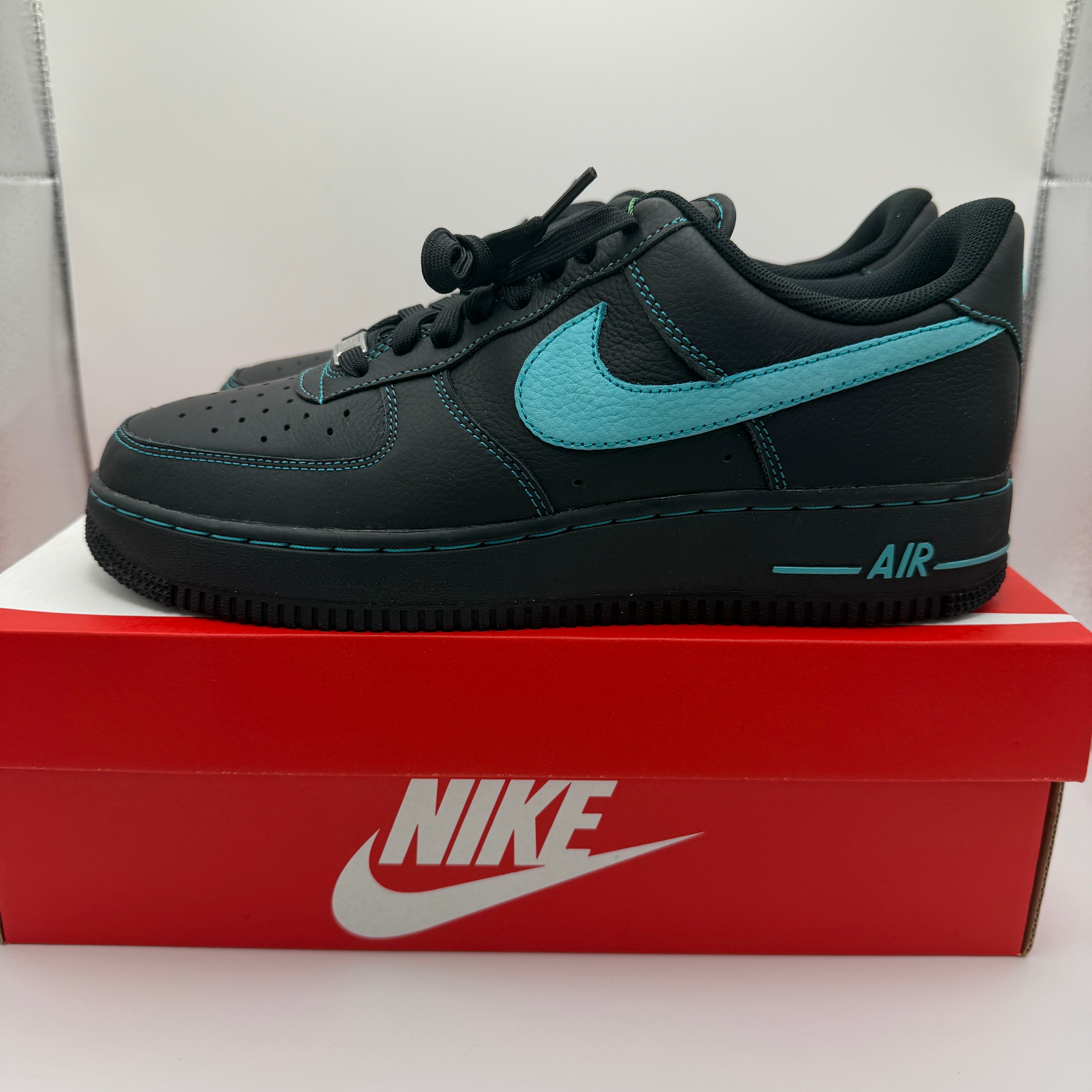 Nike Air Force 1 Low "Black Tiffany"
