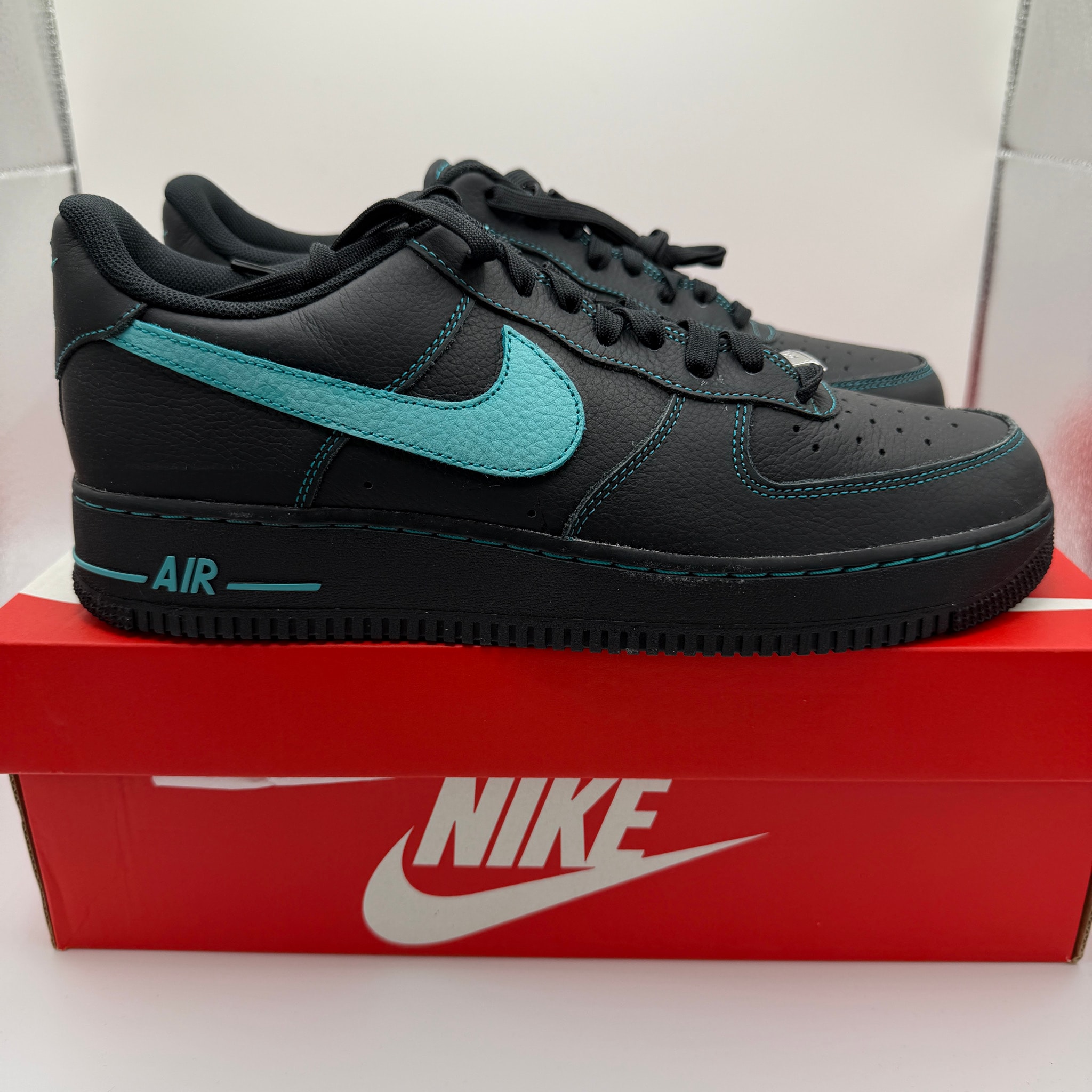 Nike Air Force 1 Low "Black Tiffany"