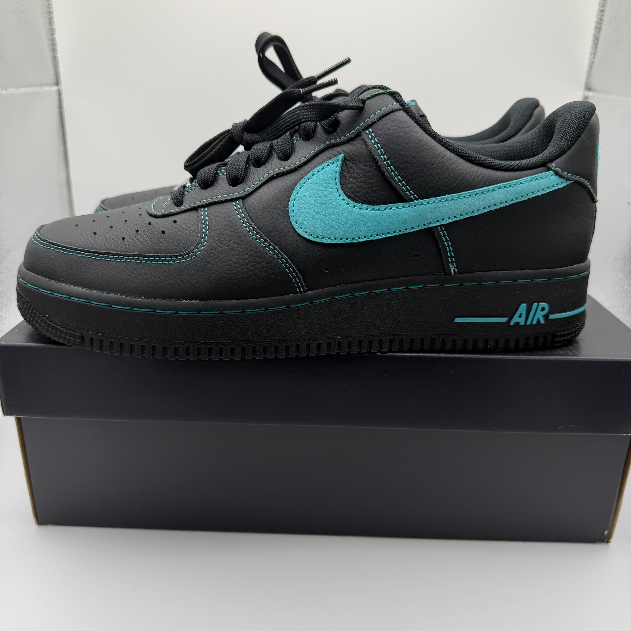 Nike Air Force 1 Low "Black Tiffany"