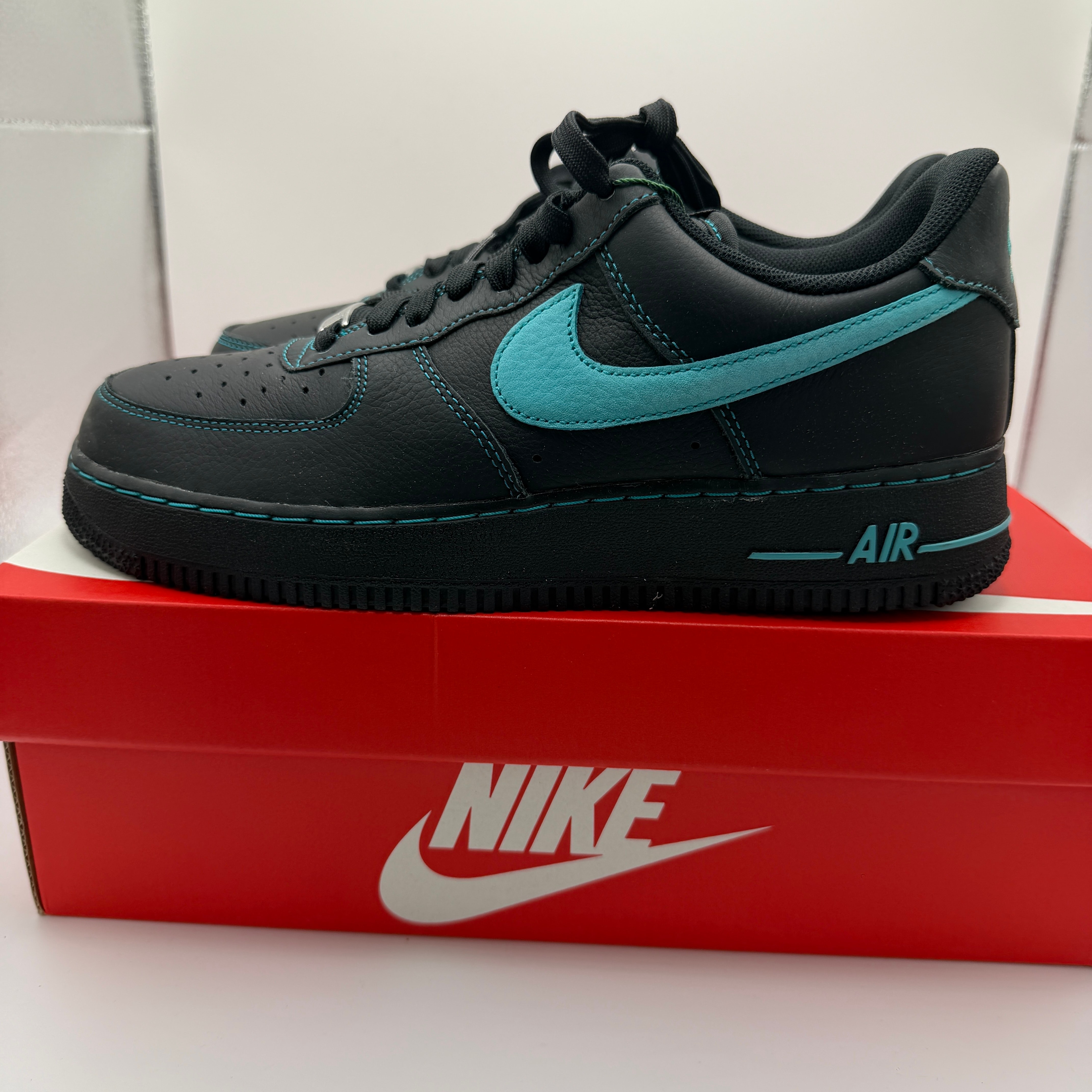 Nike Air Force 1 Low "Black Tiffany"