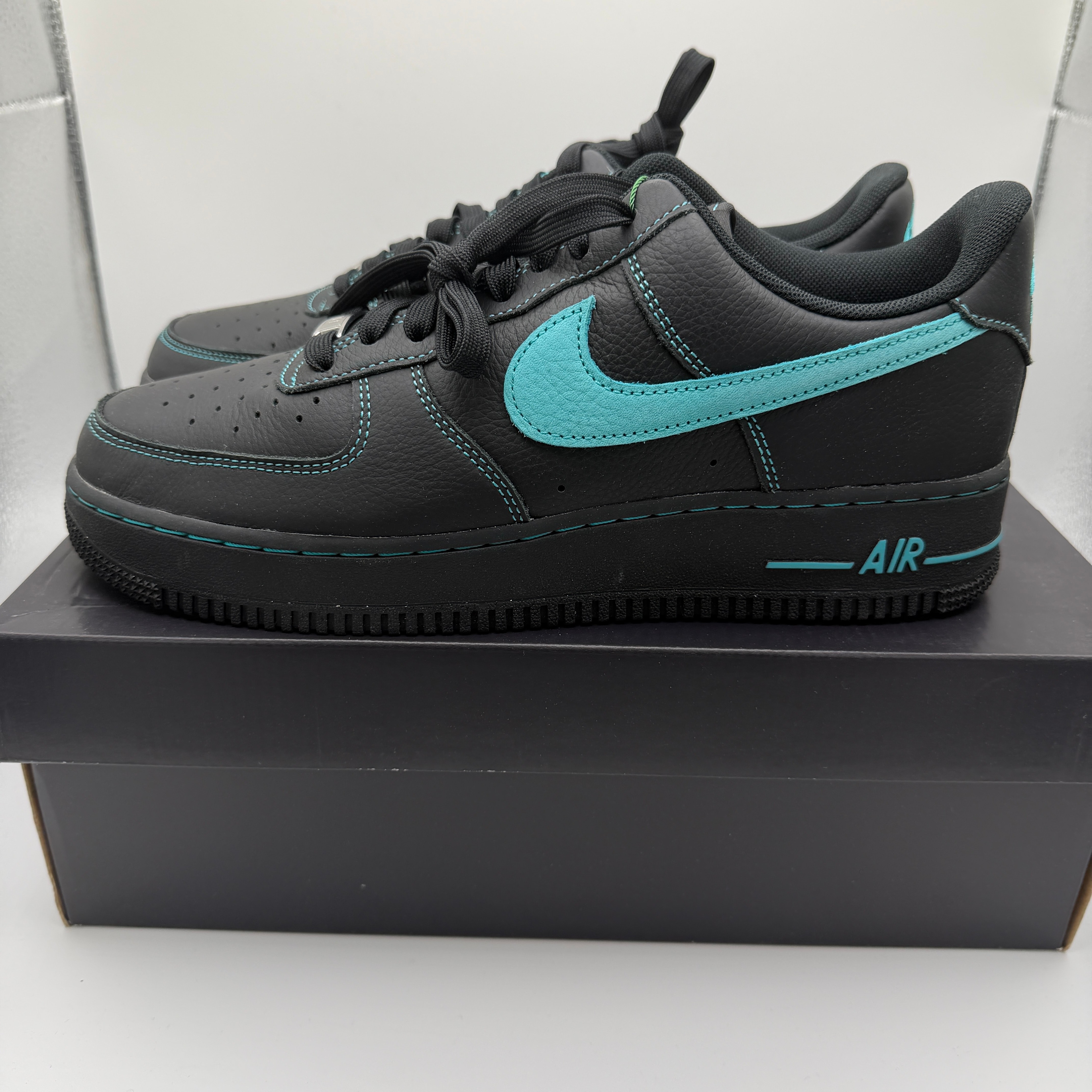 Nike Air Force 1 Low "Black Tiffany"
