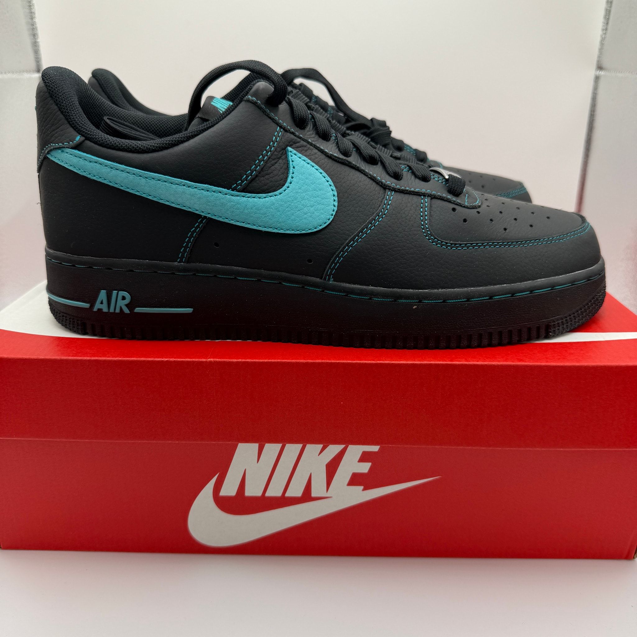 Nike Air Force 1 Low "Black Tiffany"