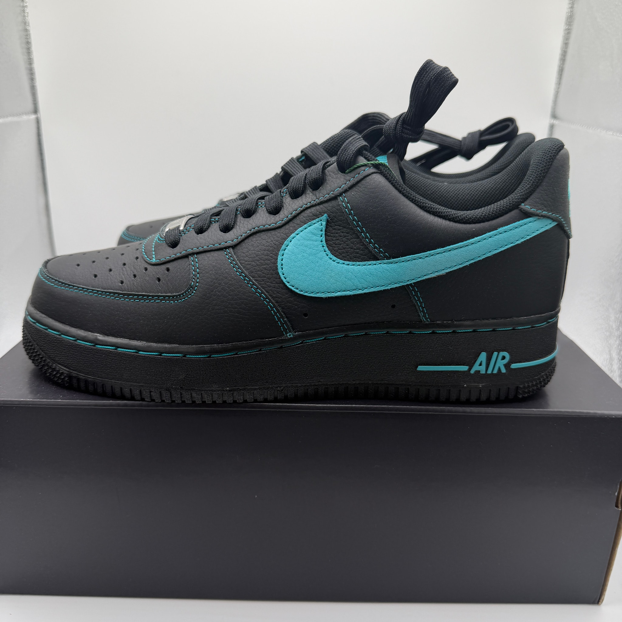 Nike Air Force 1 Low "Black Tiffany"