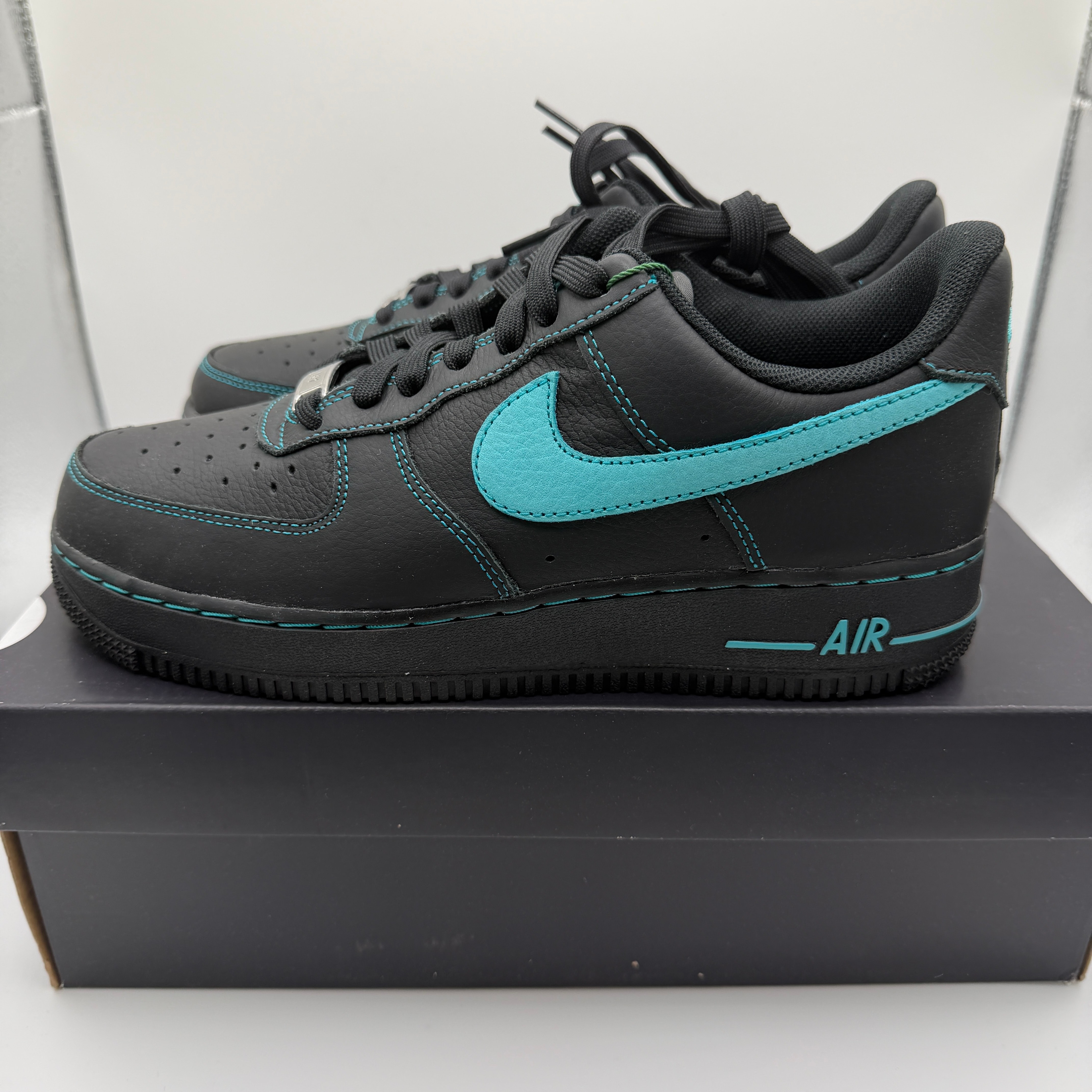 Nike Air Force 1 Low "Black Tiffany"