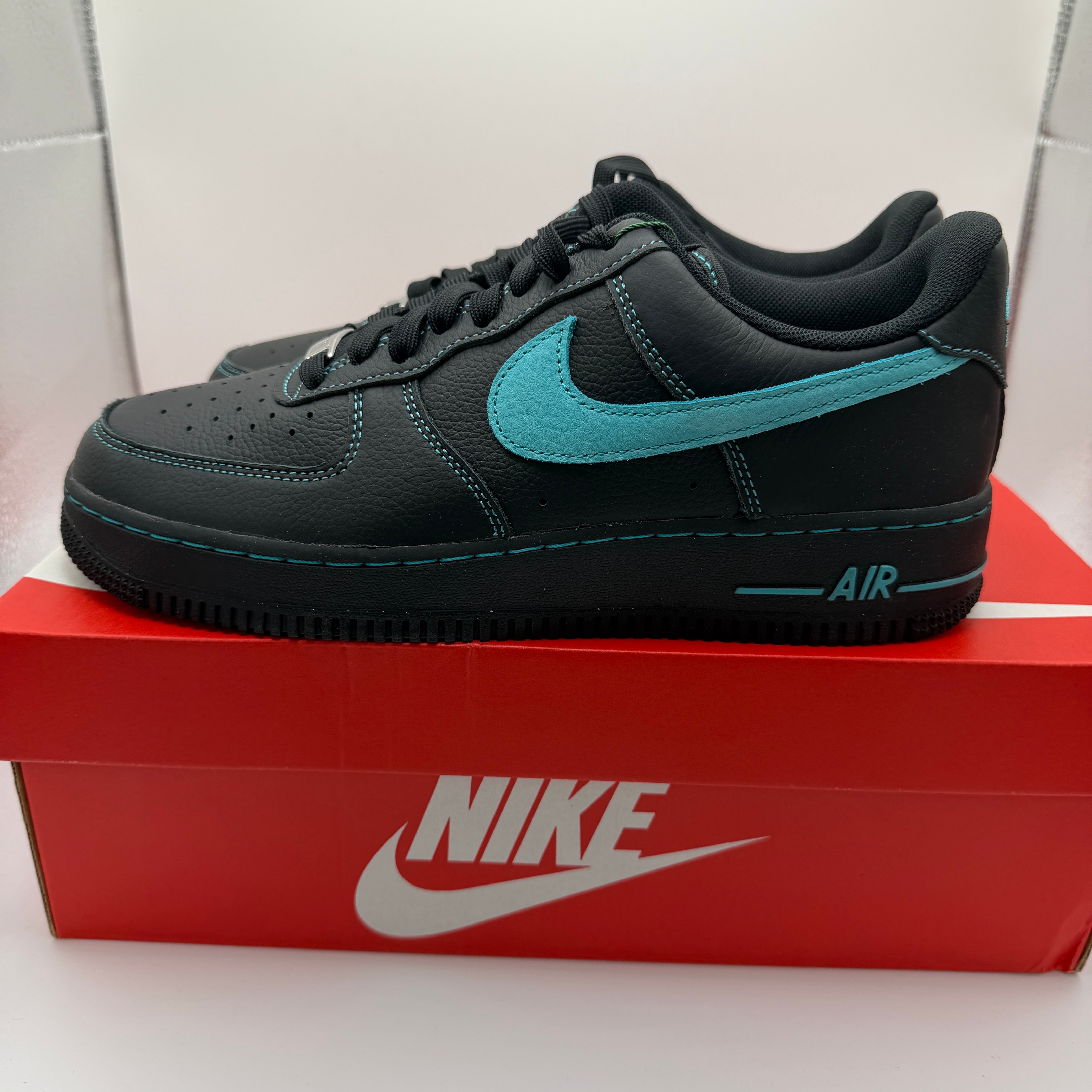 Nike Air Force 1 Low "Black Tiffany"