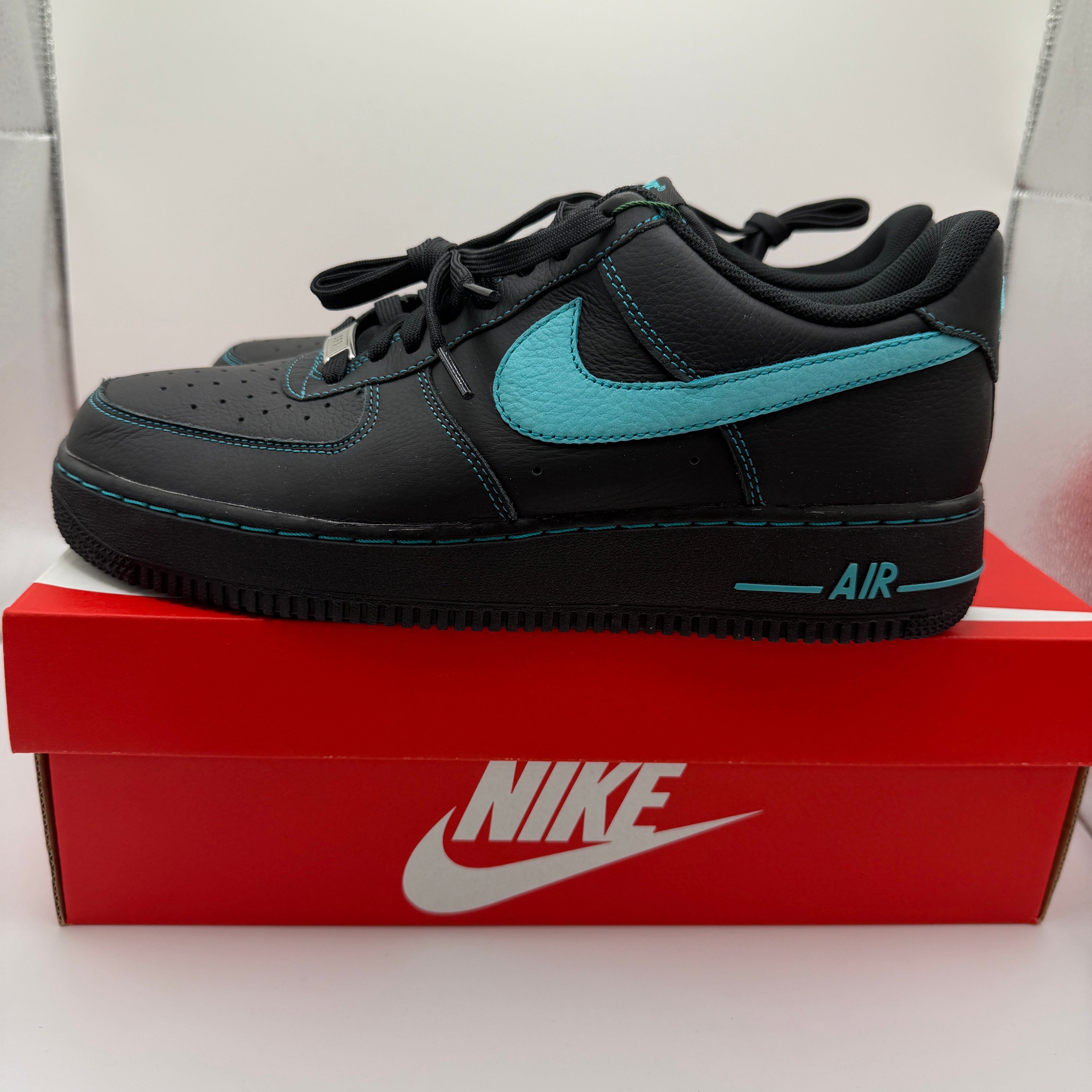 Nike Air Force 1 Low "Black Tiffany"
