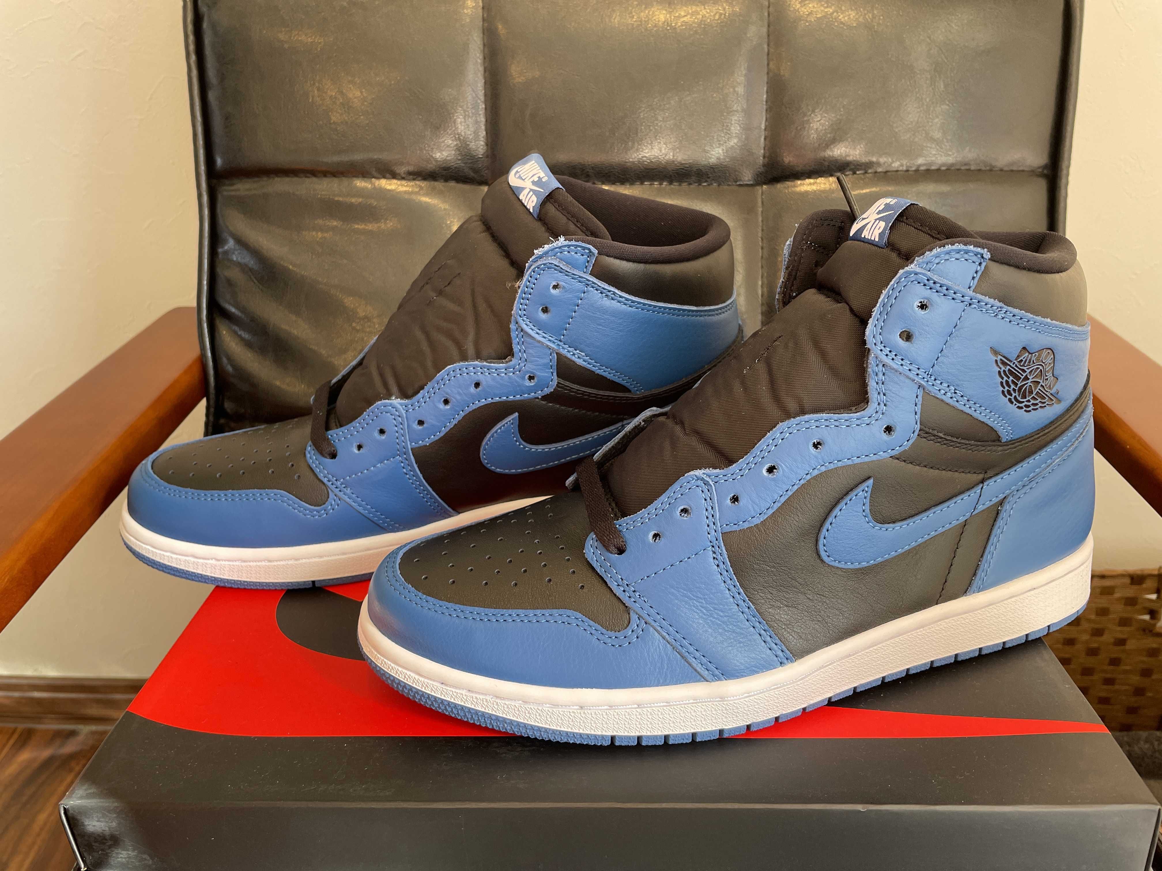 Nike Air Jordan 1 Retro High OG "Dark Marina Blue"