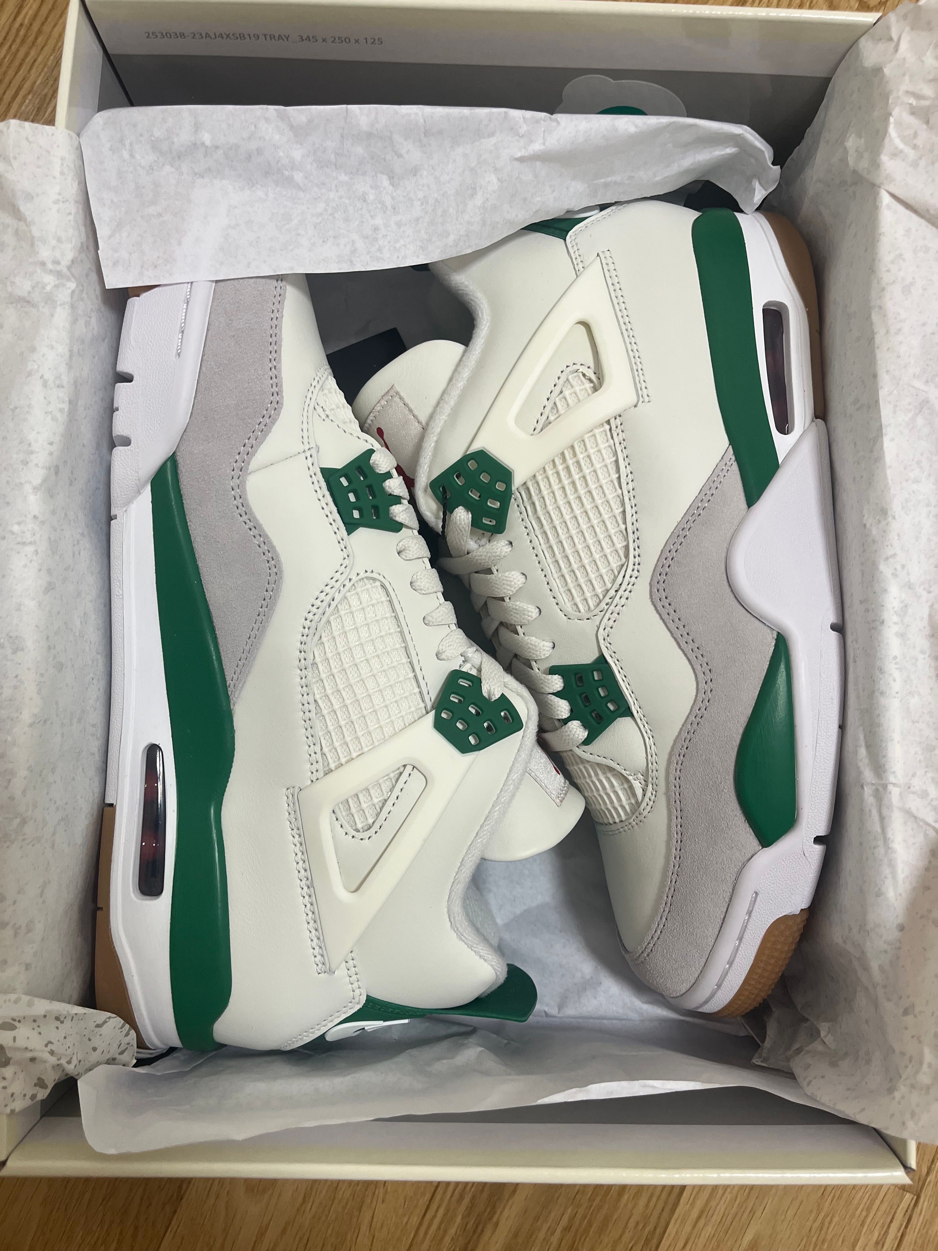Nike SB × Air Jordan 4 Retro SP "Pine Green"