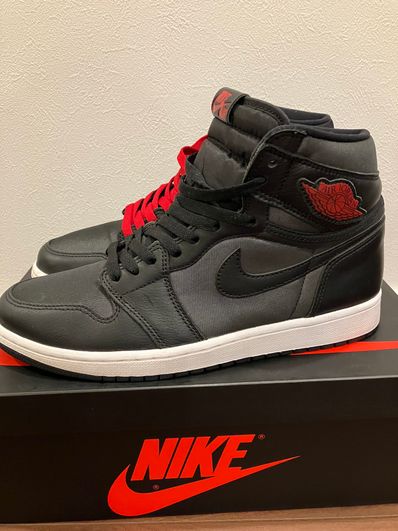 Nike Air Jordan 1 Retro High OG "Black/Metallic Silver/Gym Red"