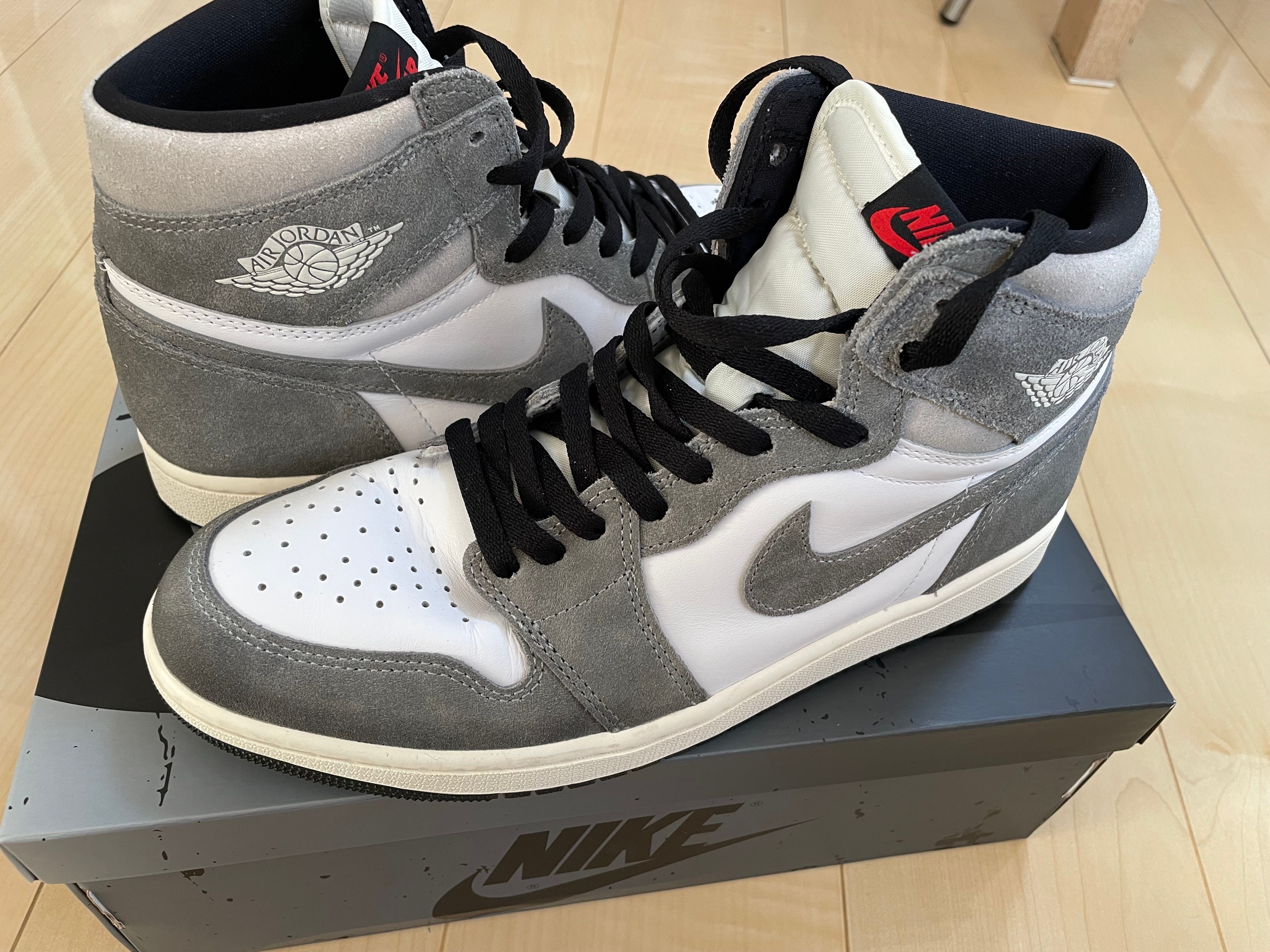 Nike Air Jordan 1 Retro High OG "Black and Smoke Grey"