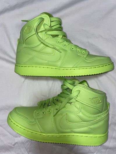 Billie Eilish × Nike WMNS Air Jordan 1 High KO