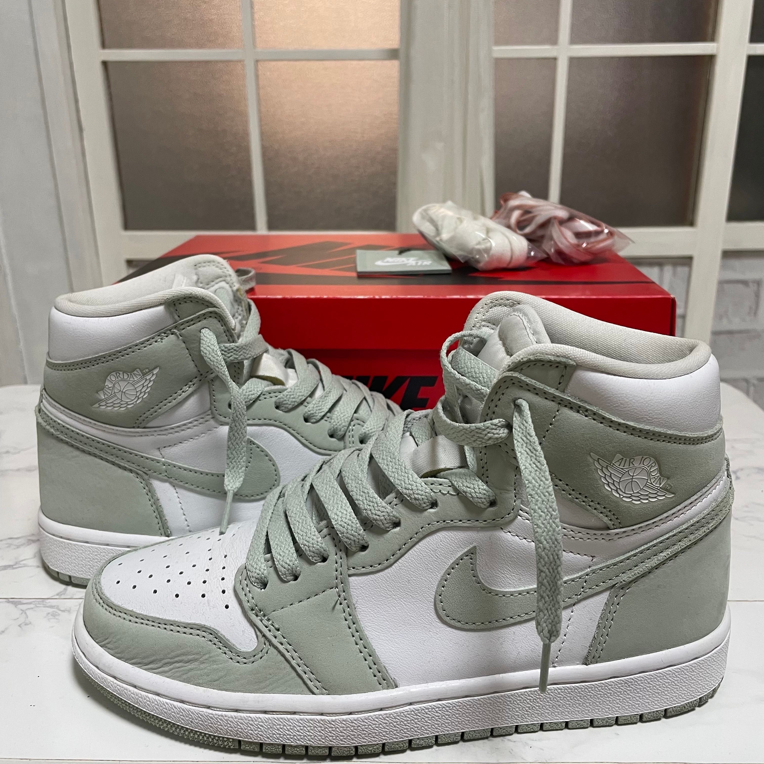 Nike Women's Air Jordan 1 High OG "Seafoam"