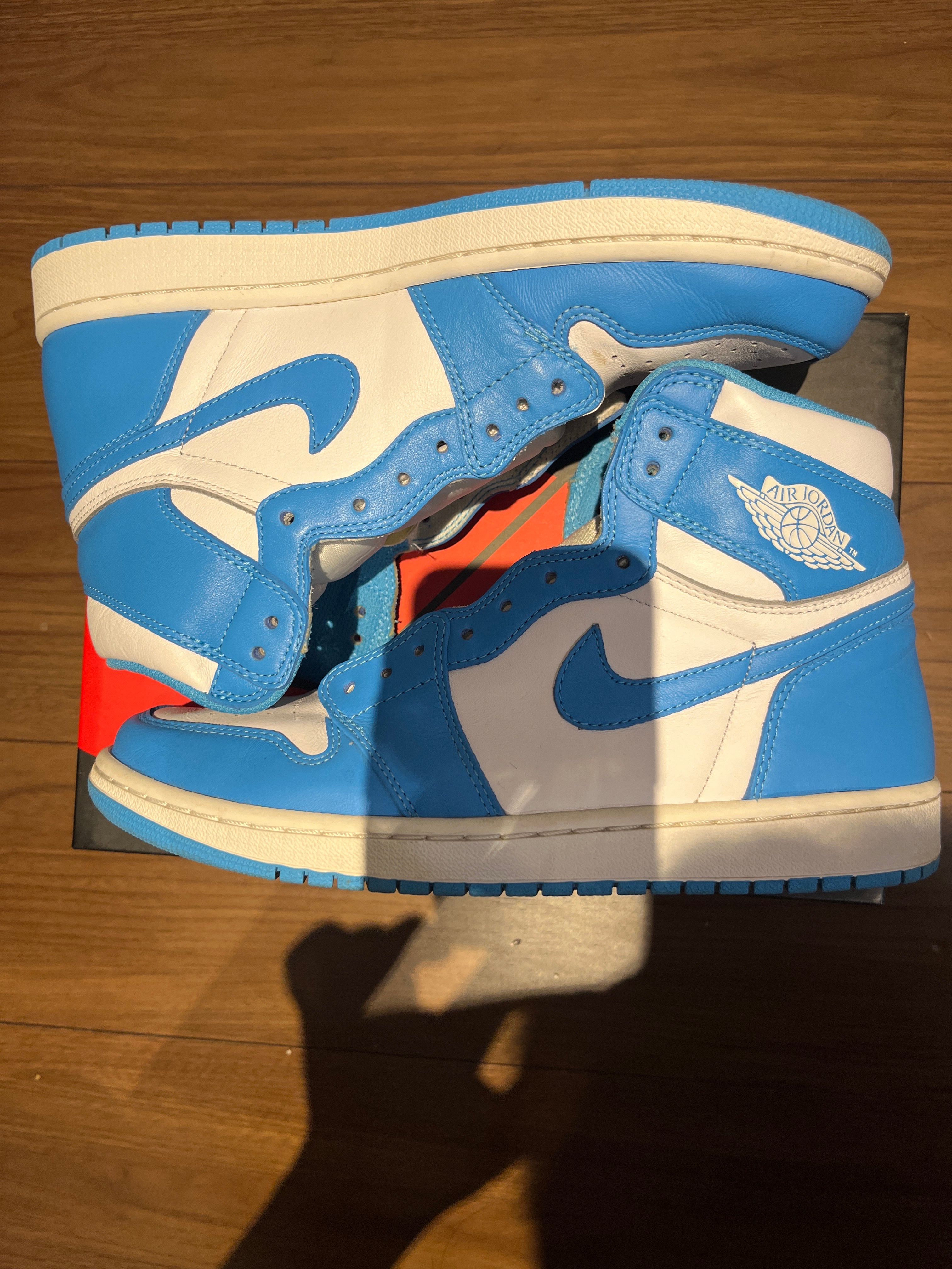 Nike Air Jordan 1 Retro High "UNC"