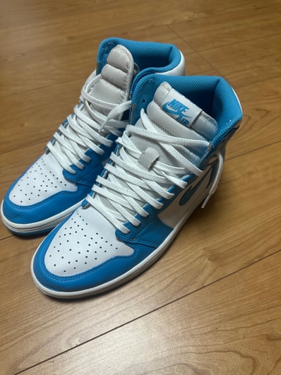 Nike Air Jordan 1 Retro High "UNC"