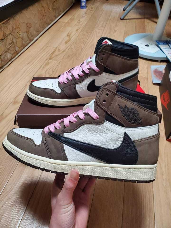 Travis Scott × Nike Air Jordan 1 Retro High OG TS SP "Sail/Dark Mocha"
