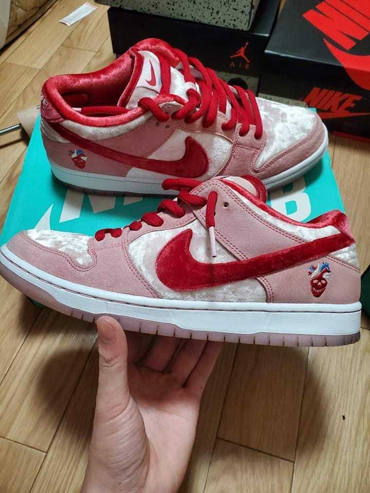 Strangelove × Nike SB Dunk Low "Valentine’s Day"