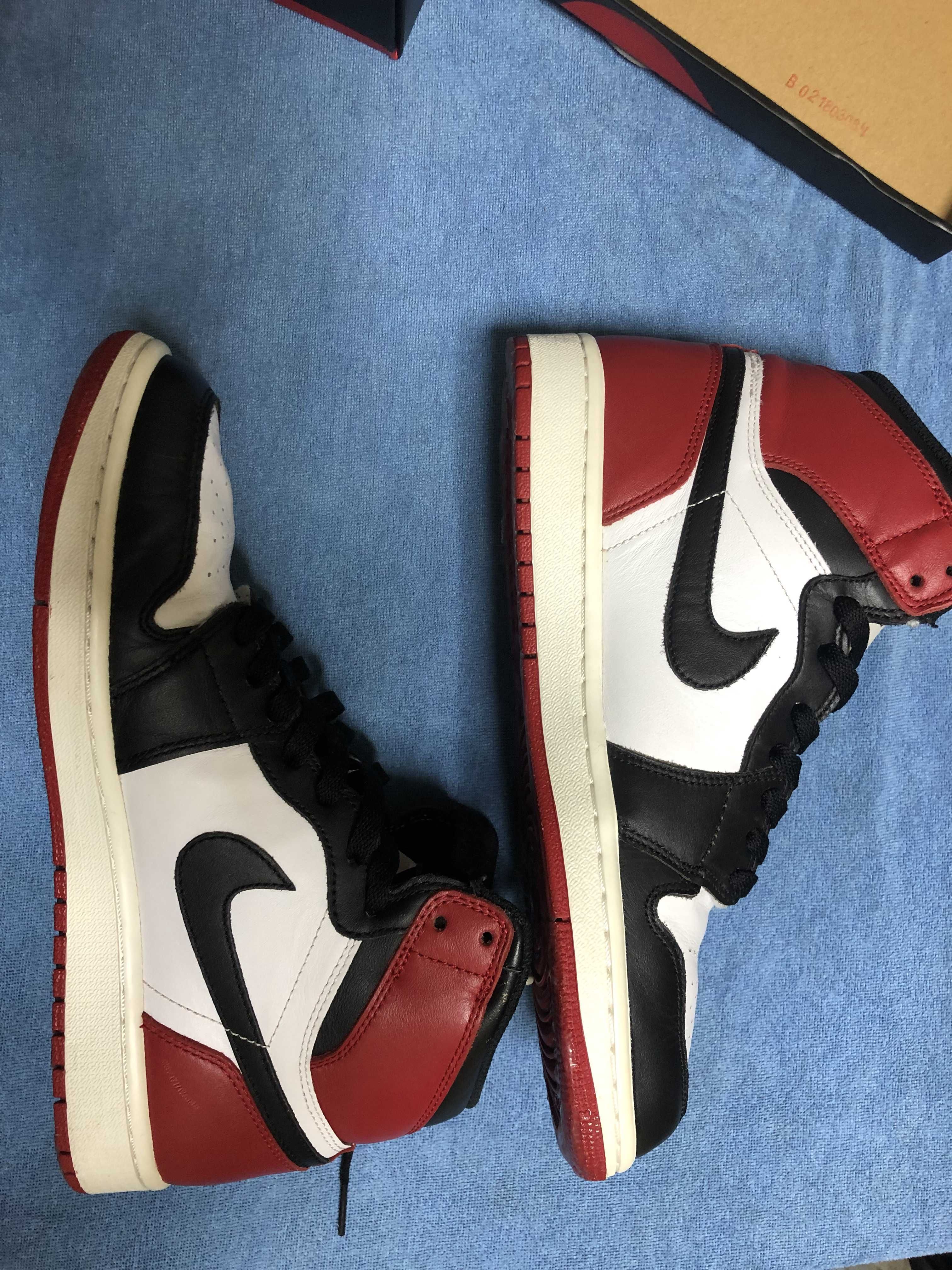 Nike Air Jordan 1 Retro High OG "Black Toe" (2013)