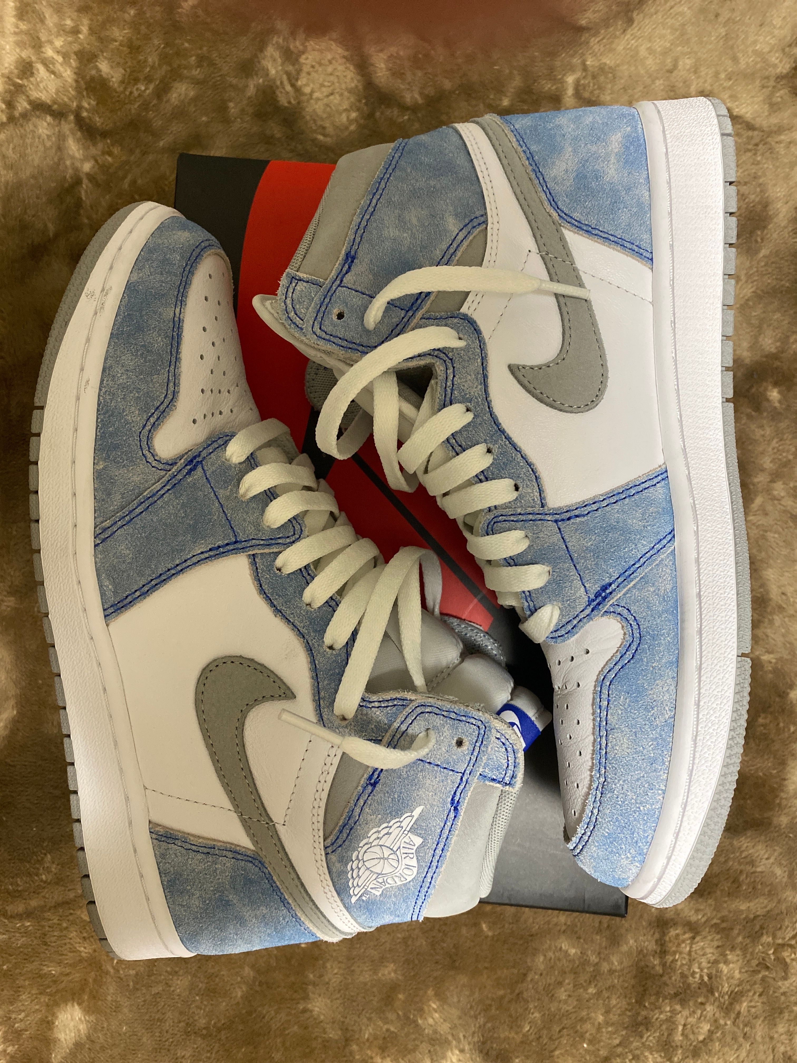 Nike Air Jordan 1 High OG "Hyper Royal"