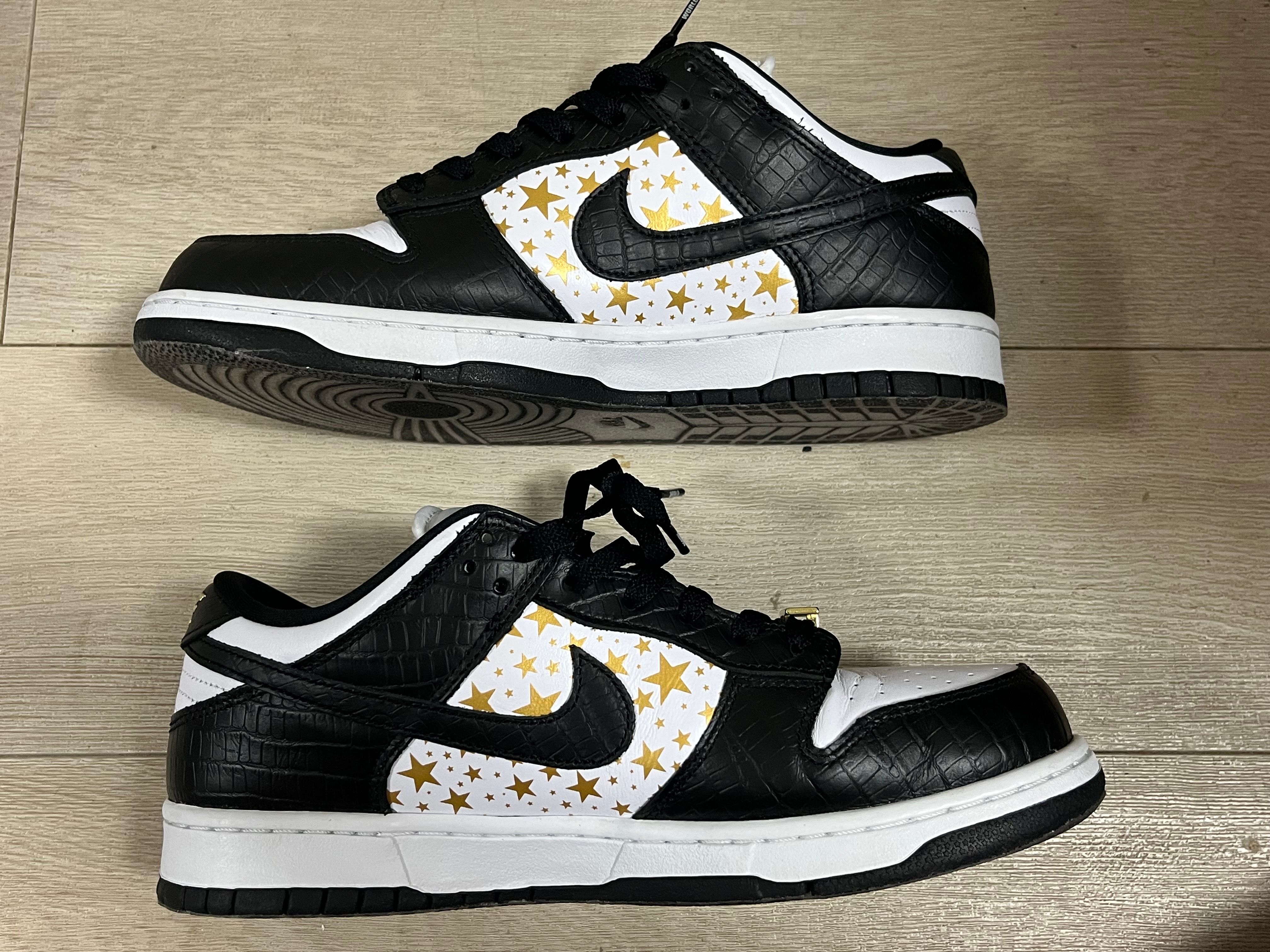 Supreme × Nike SB Dunk Low OG QS Gold Stars "White/Black"