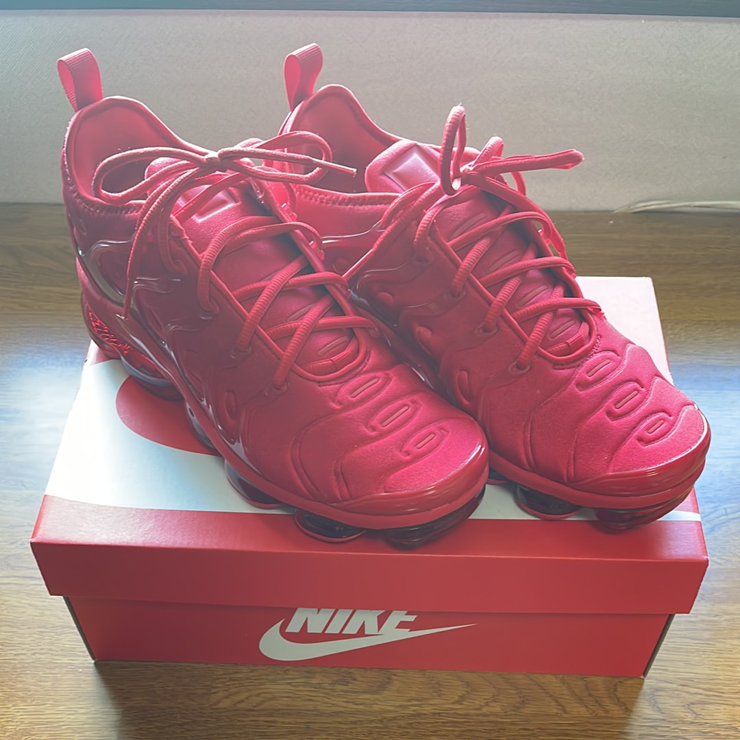 ナイキ エア ヴェイパーマックス プラス "ユニバーシティレッド"